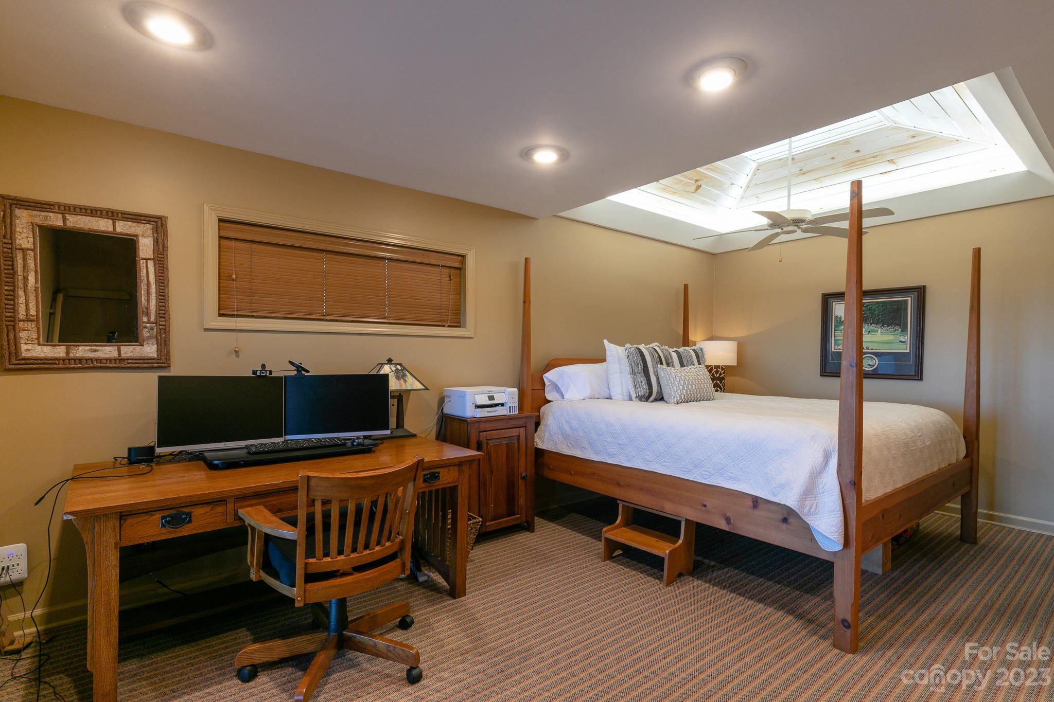 11 Lookout thumbnail image 30