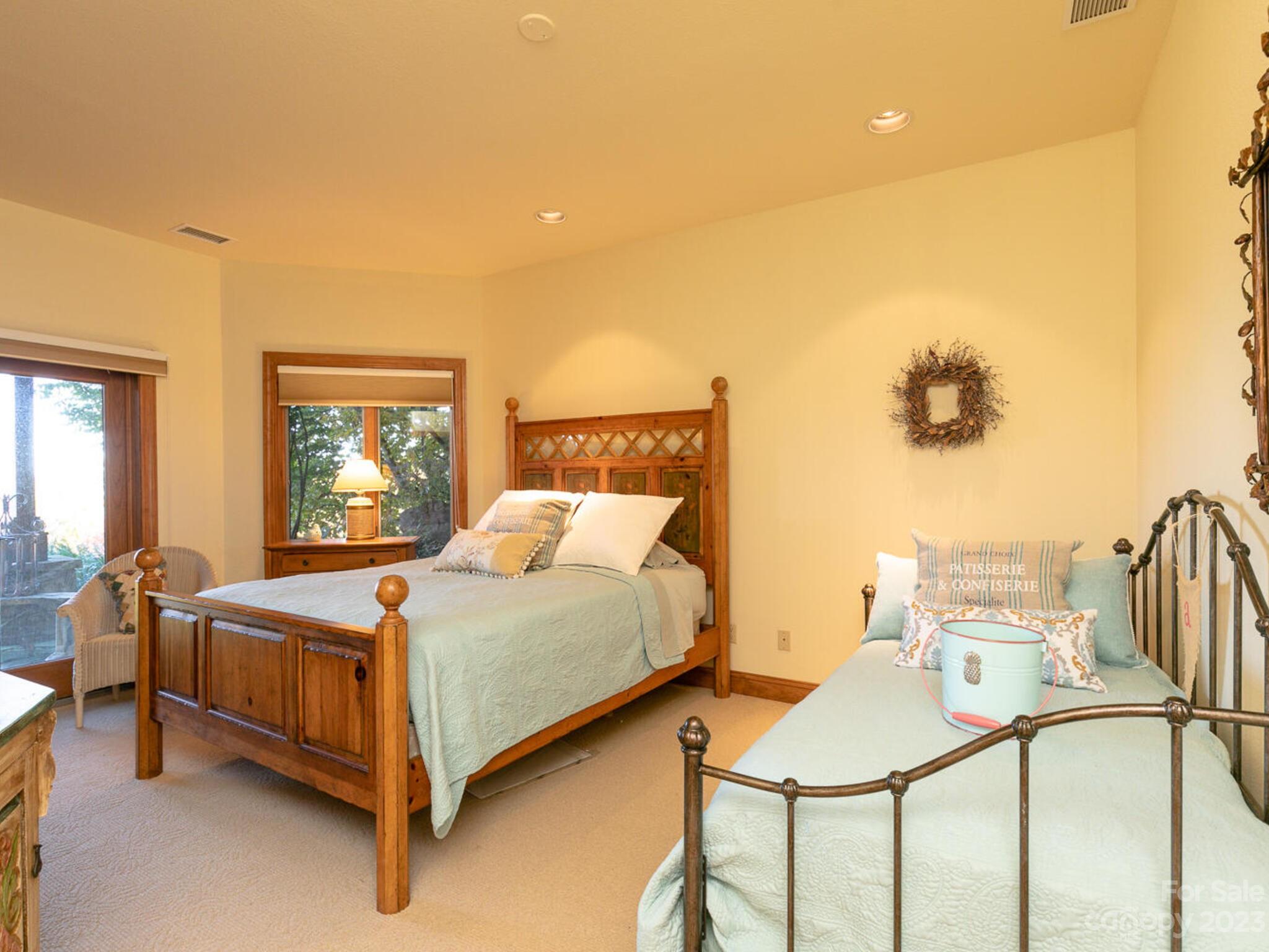 2280 Mountain Air Drive thumbnail image 32