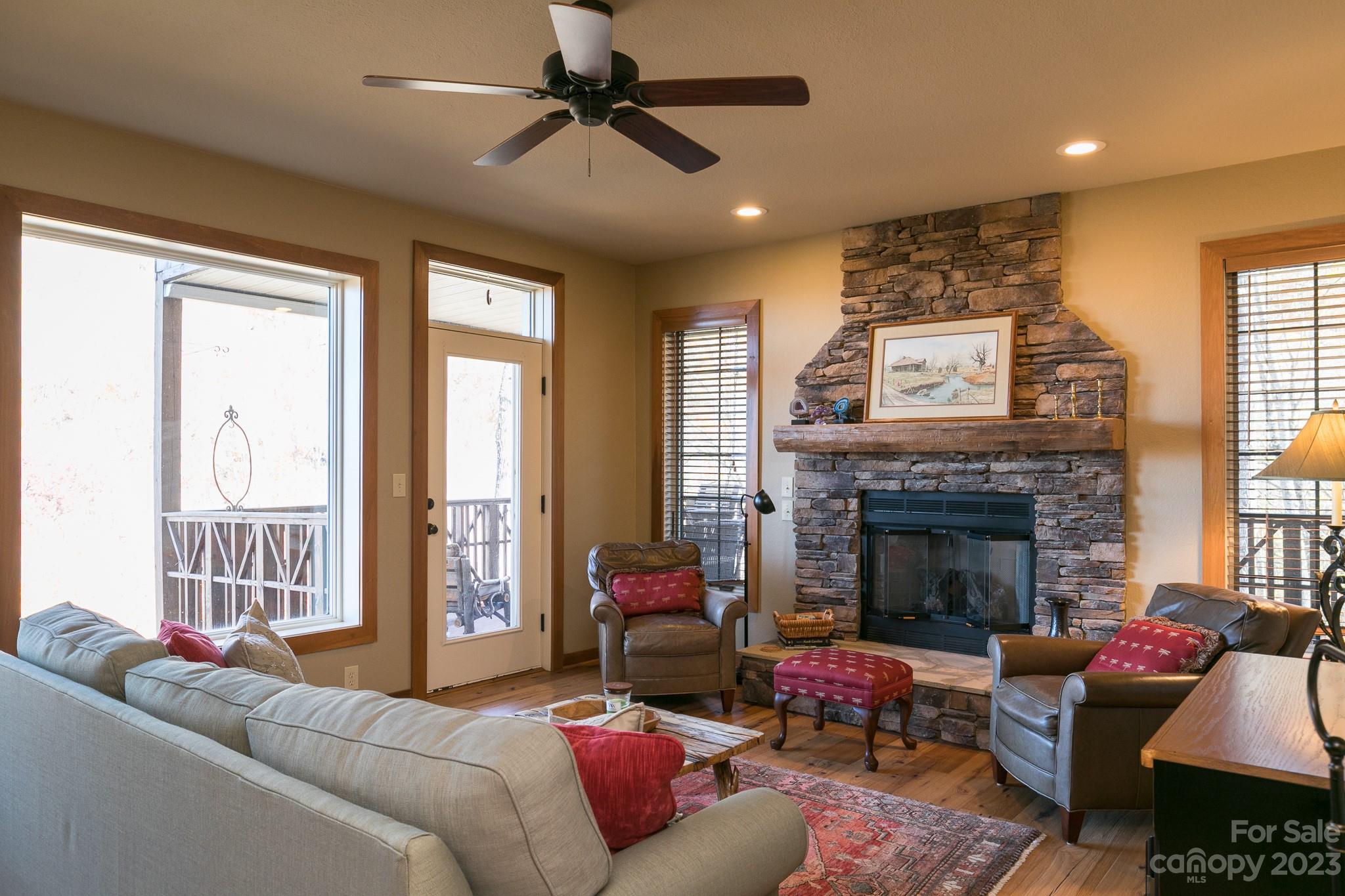 61 Creekside thumbnail image 2