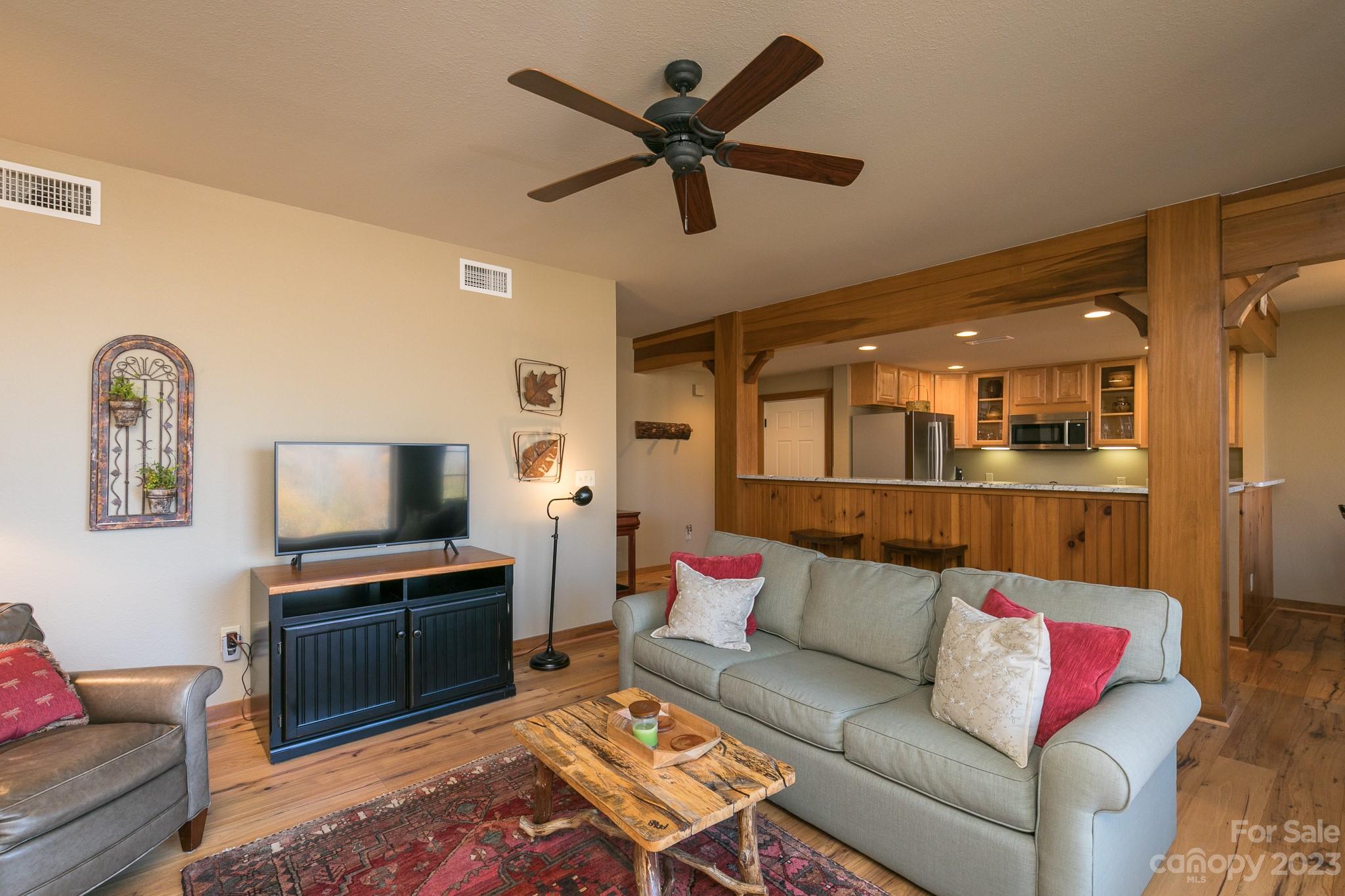 61 Creekside thumbnail image 7