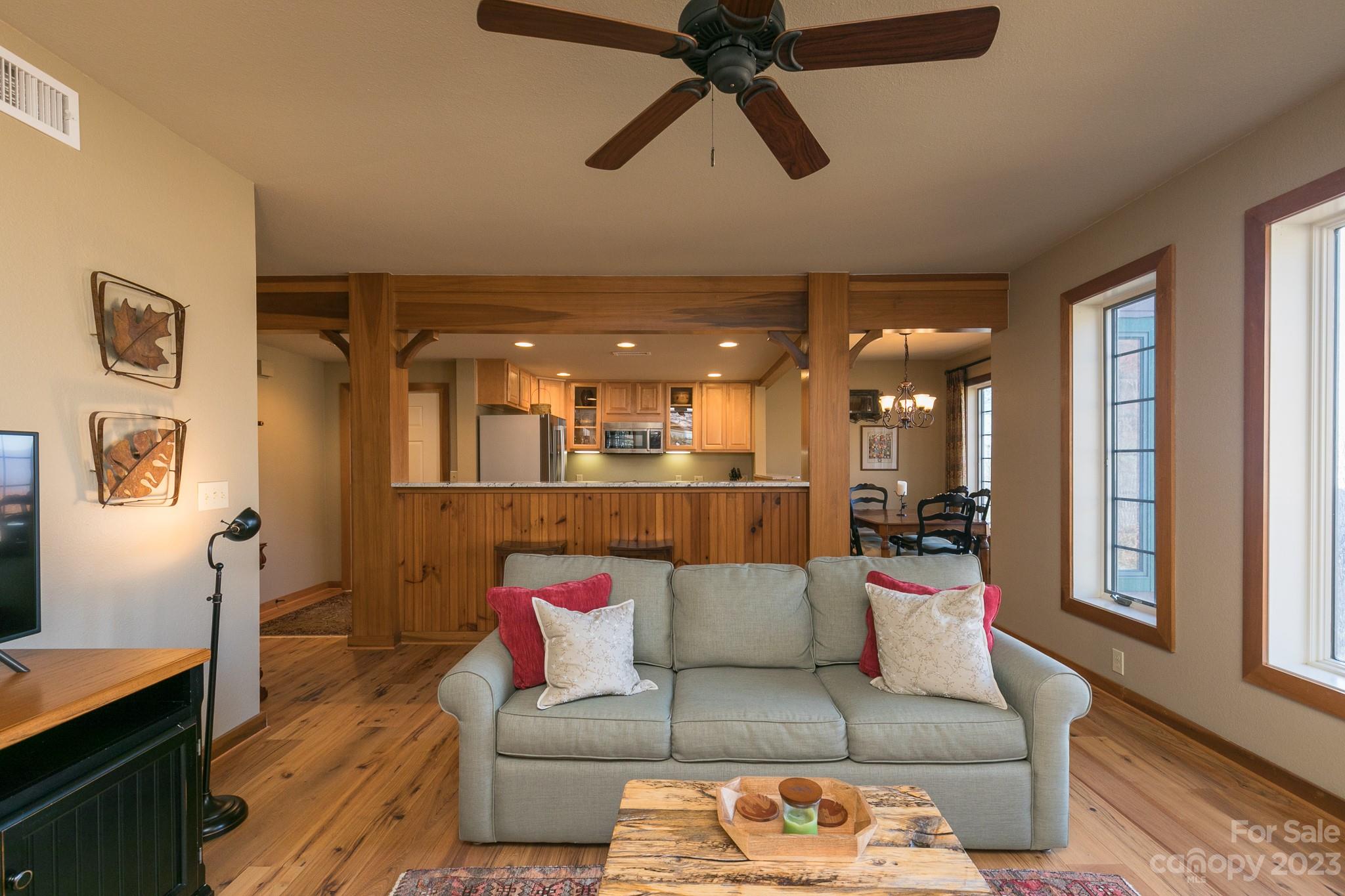 61 Creekside thumbnail image 8