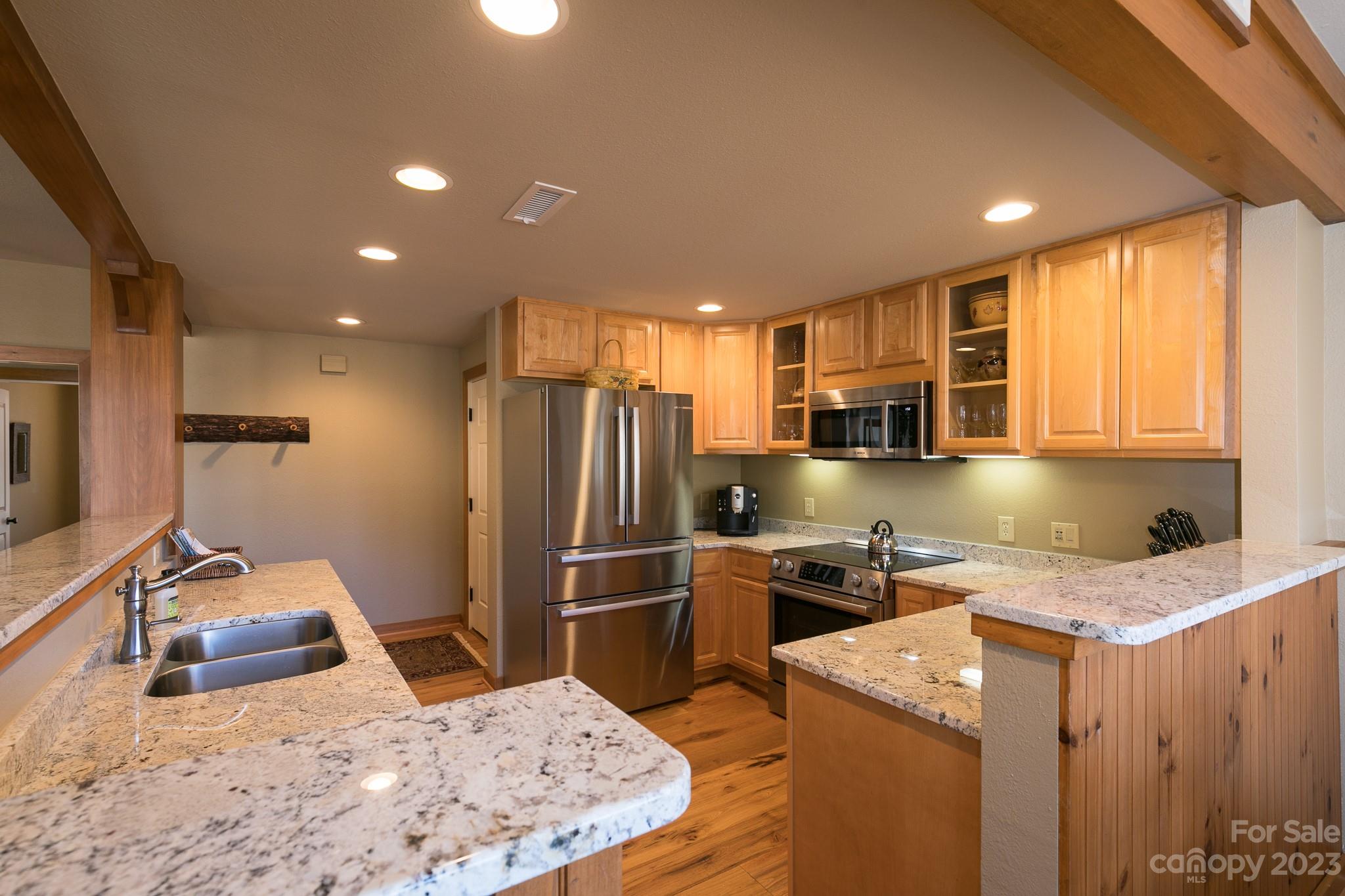 61 Creekside thumbnail image 12