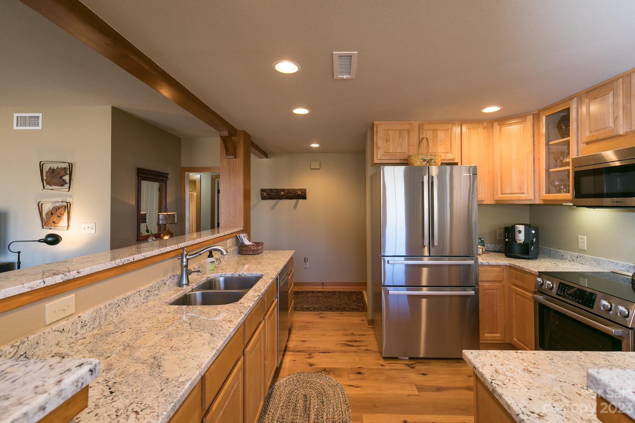 61 Creekside thumbnail image 13