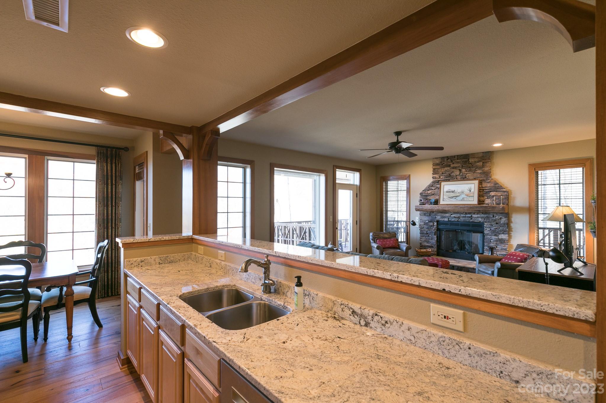 61 Creekside thumbnail image 14