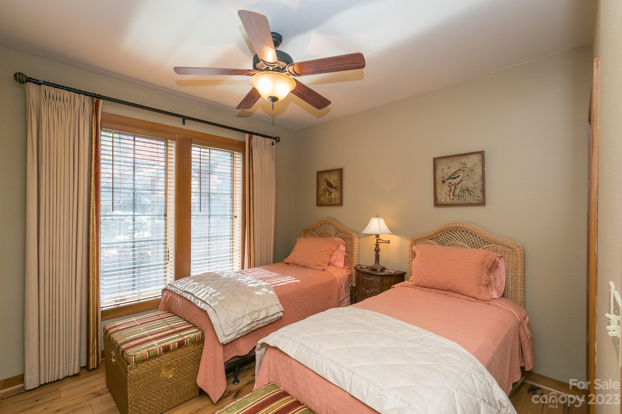 61 Creekside thumbnail image 15