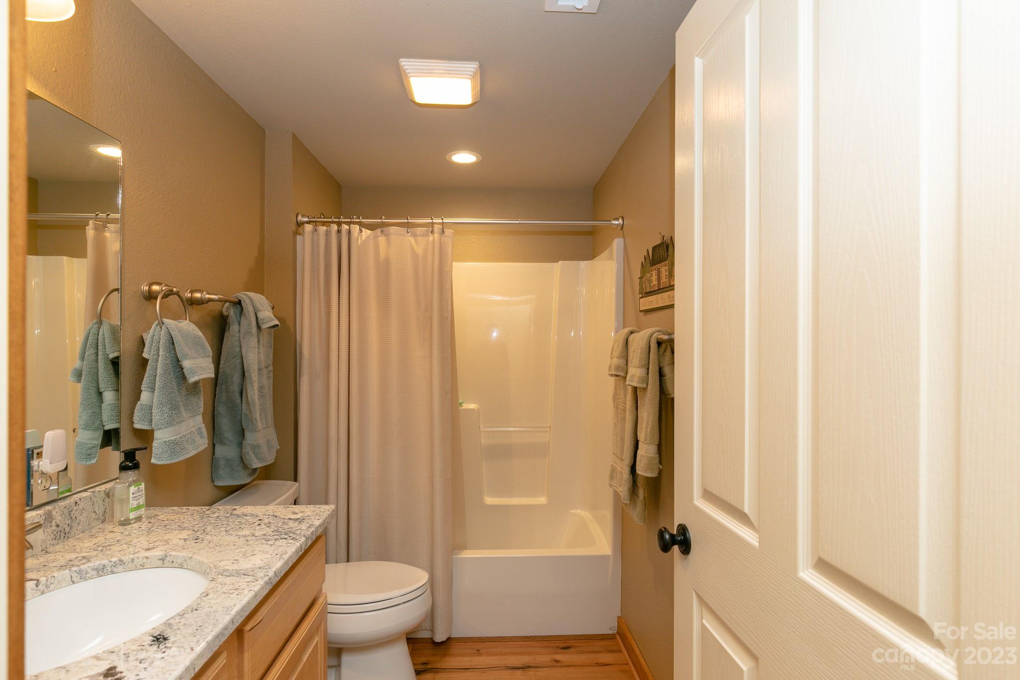 61 Creekside thumbnail image 16