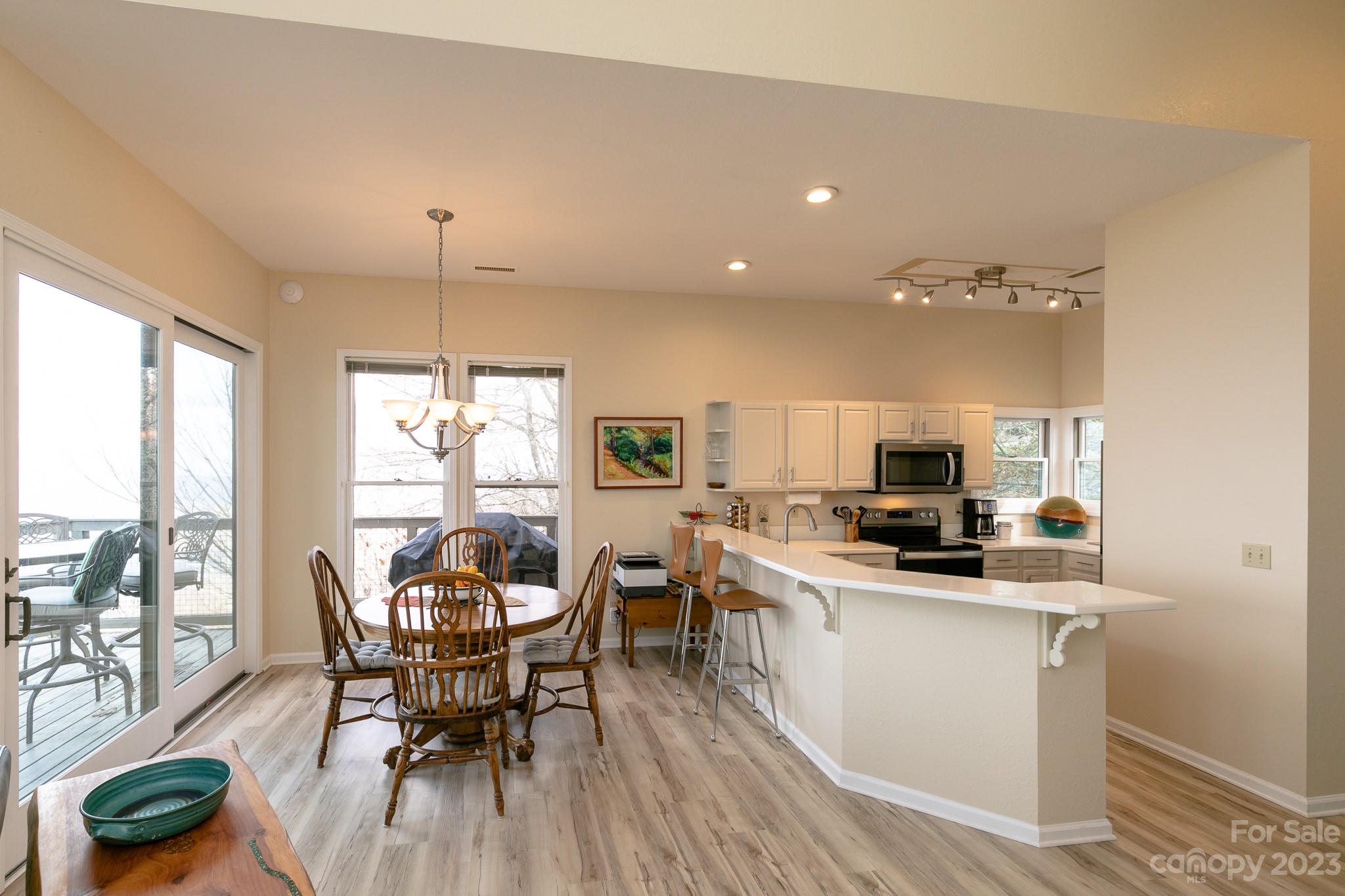 66 Club Villa thumbnail image 16