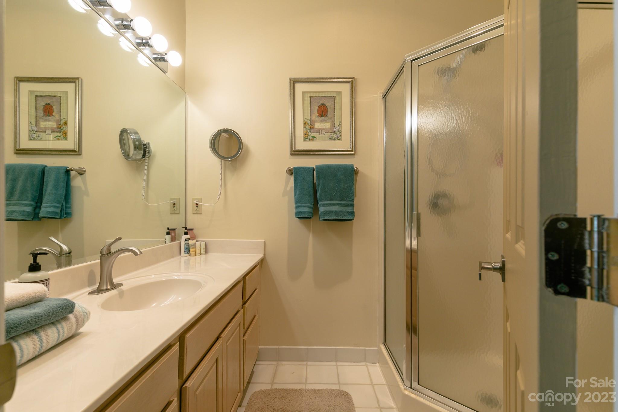 66 Club Villa thumbnail image 19