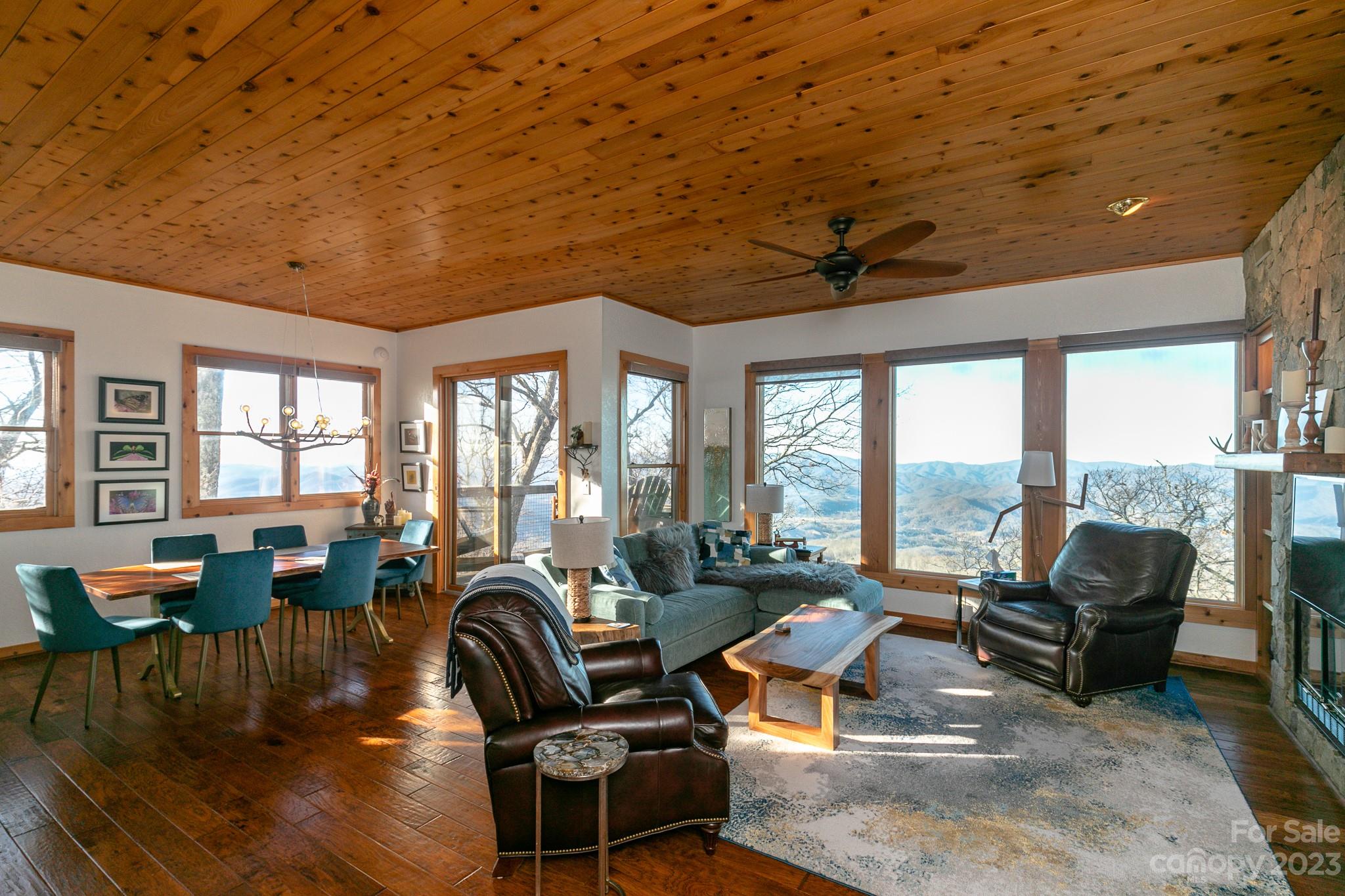 30 Club Villa thumbnail image 1