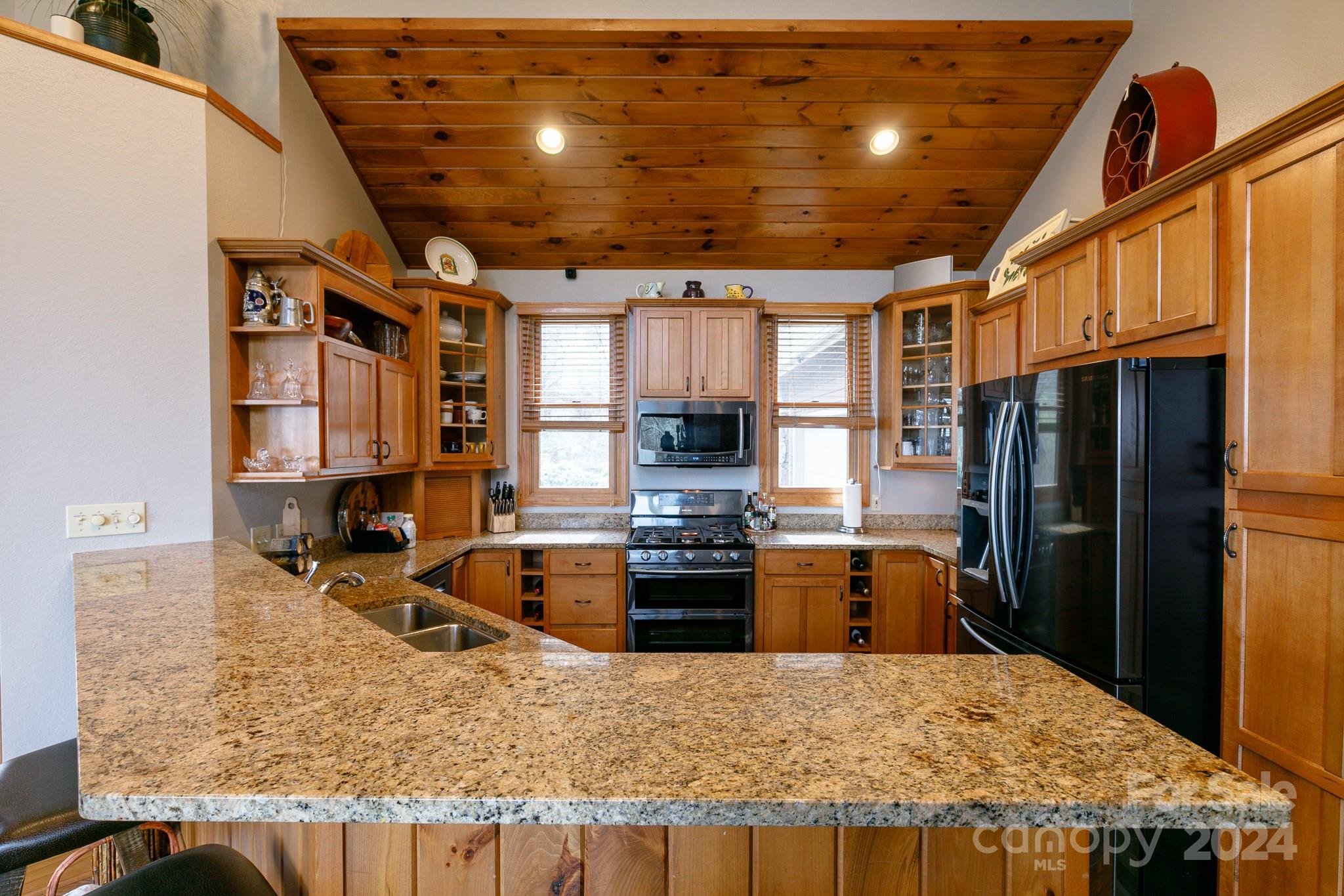 15 Ivy Point Lane thumbnail image 16