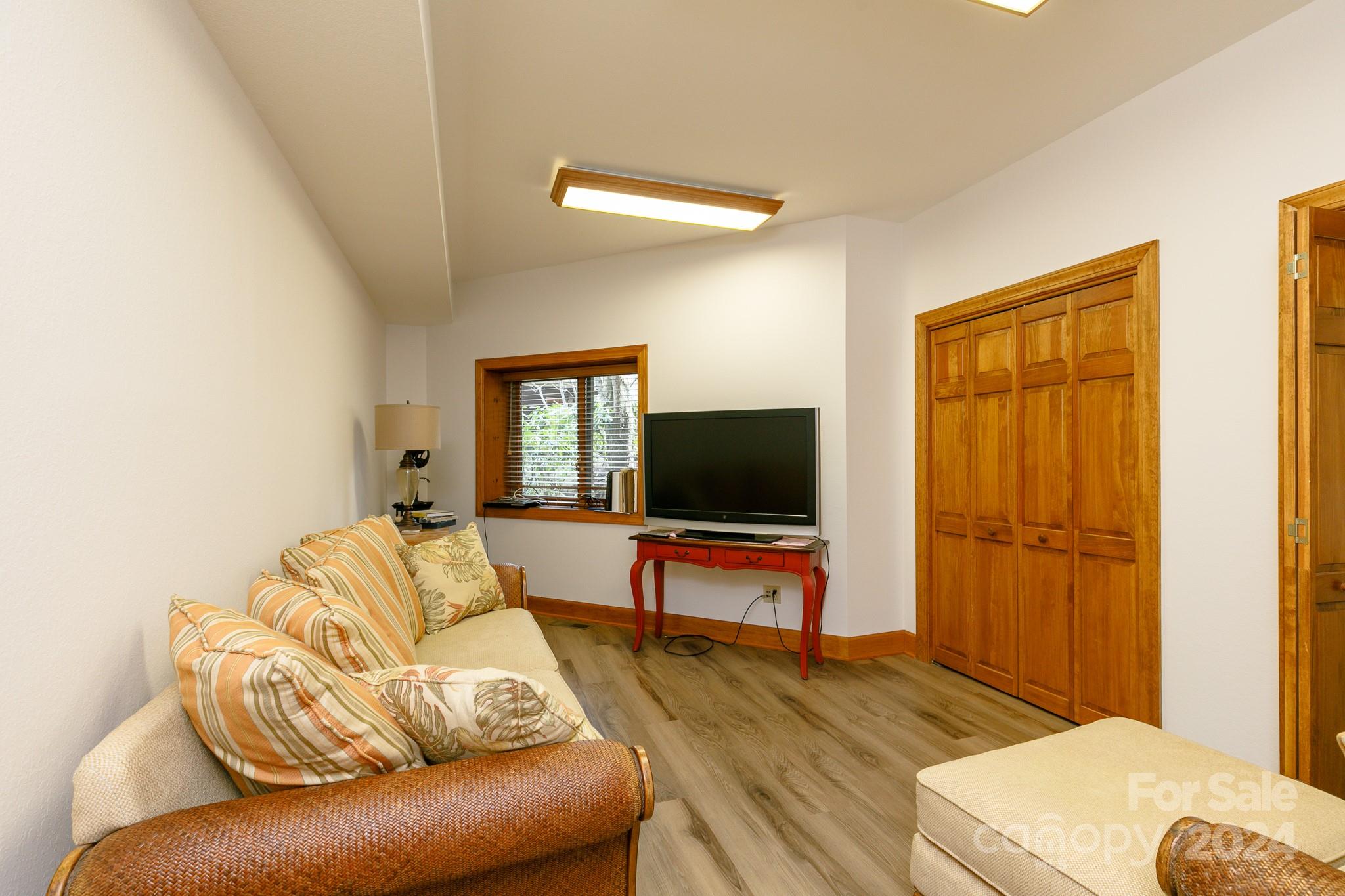 15 Ivy Point Lane thumbnail image 30