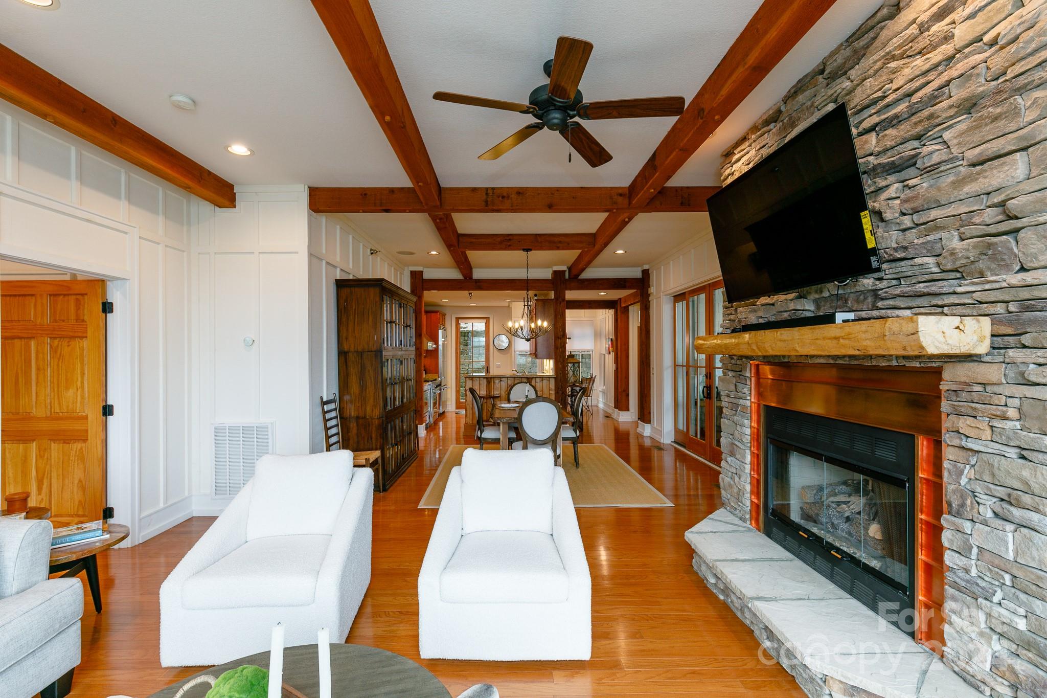 43 Creekside thumbnail image 7