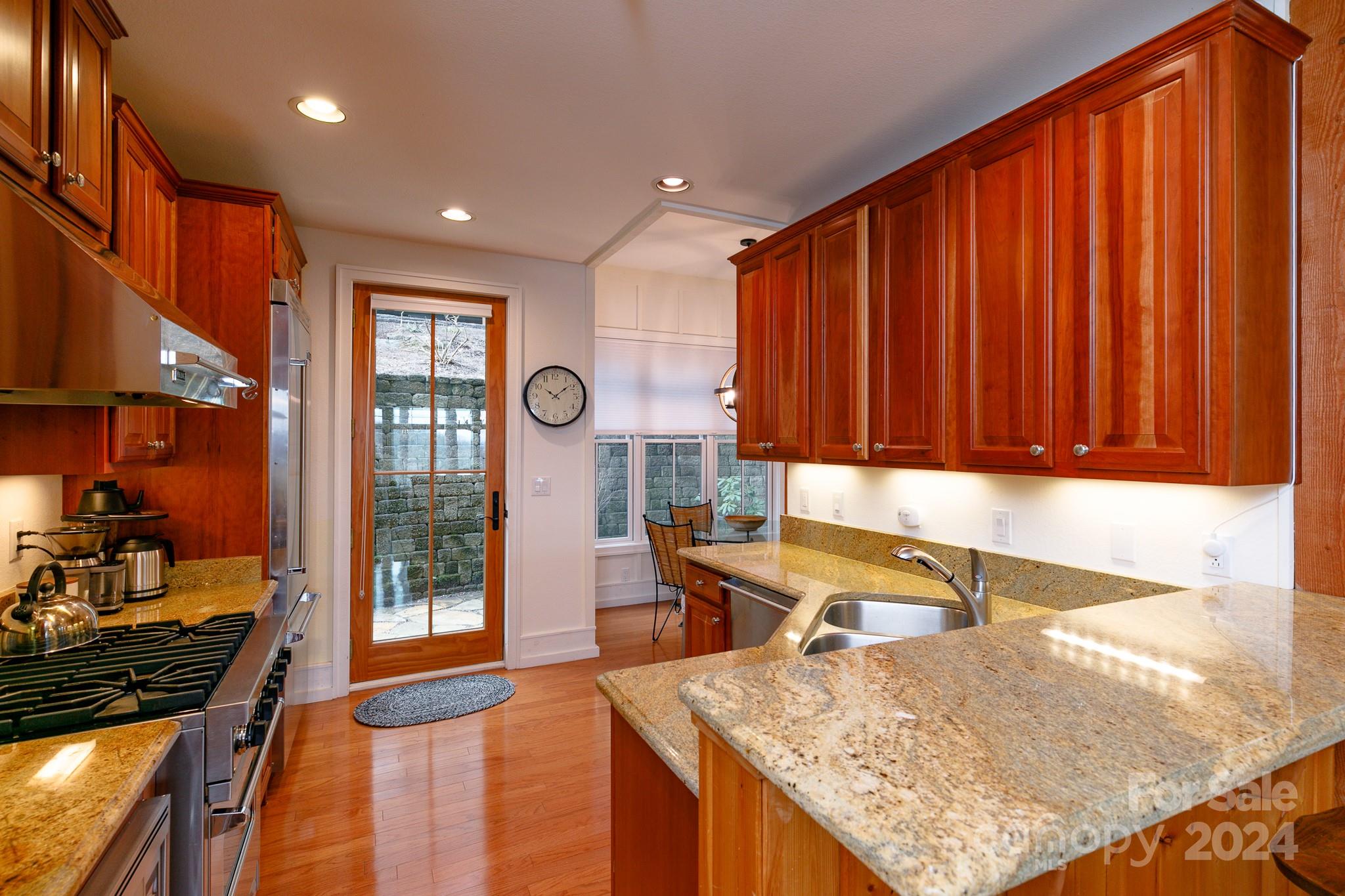 43 Creekside thumbnail image 13
