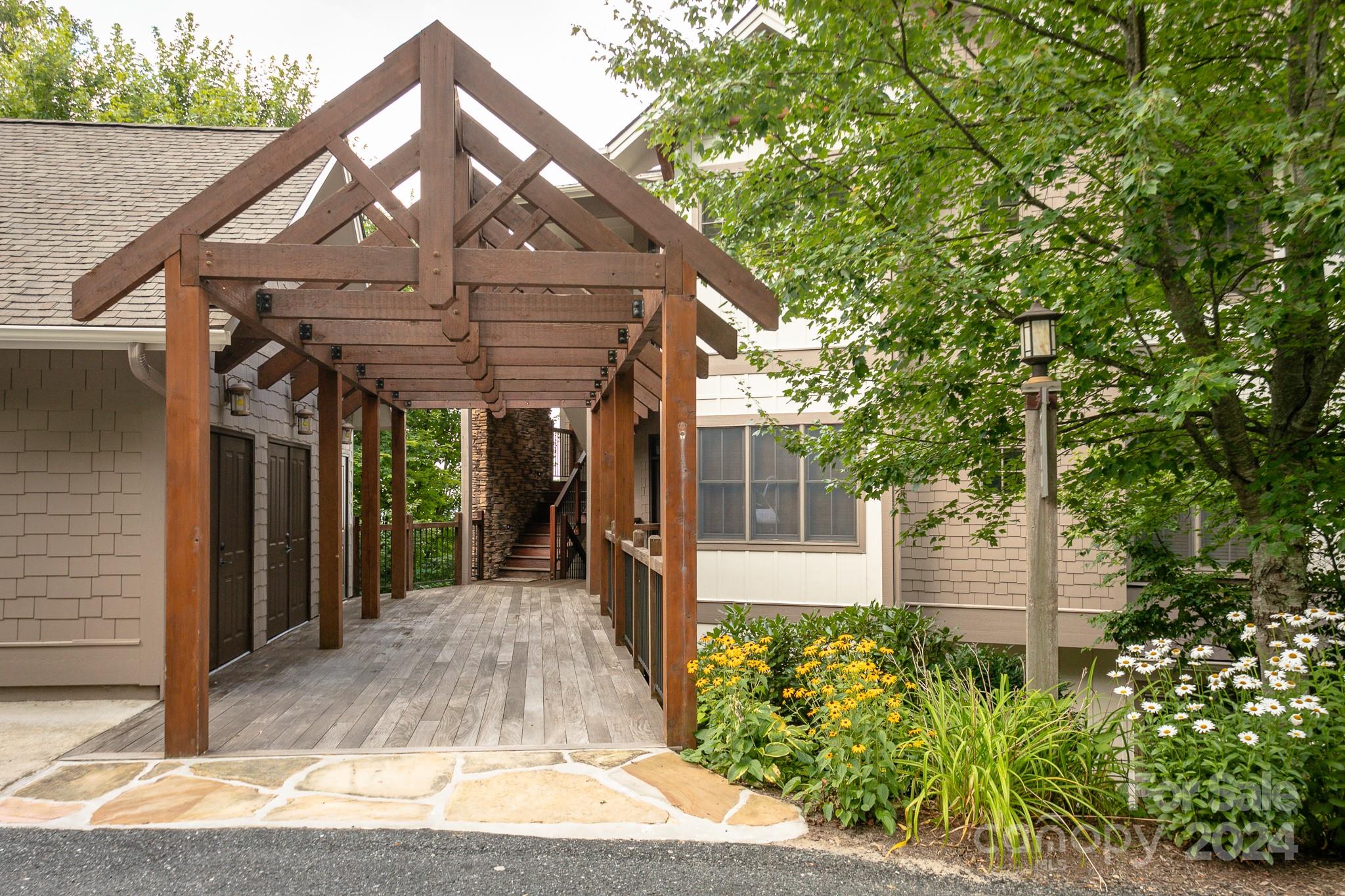 148 Logging Horse Road B/101 thumbnail image 2