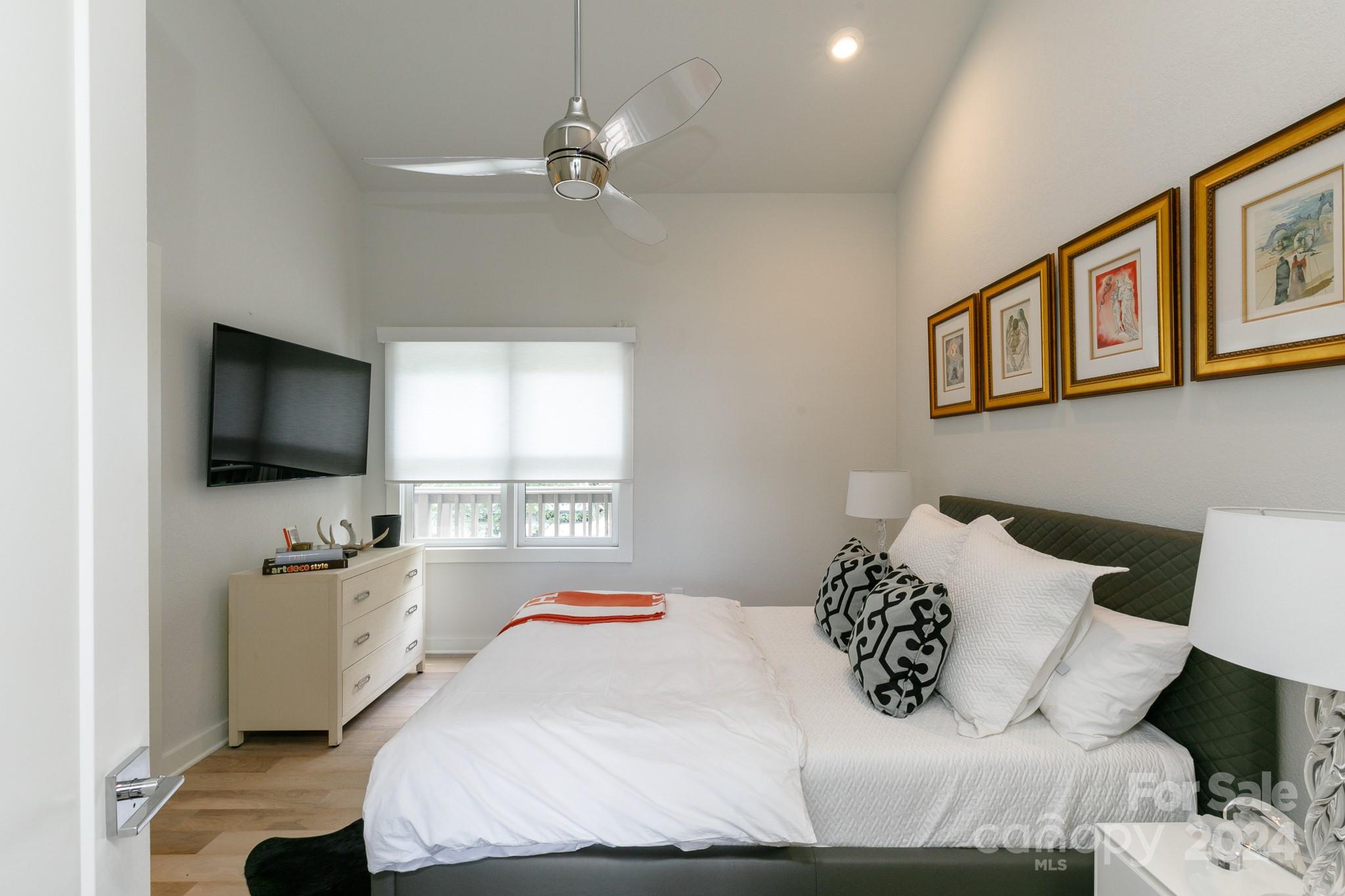 30 Club Villa Court B/1 thumbnail image 29