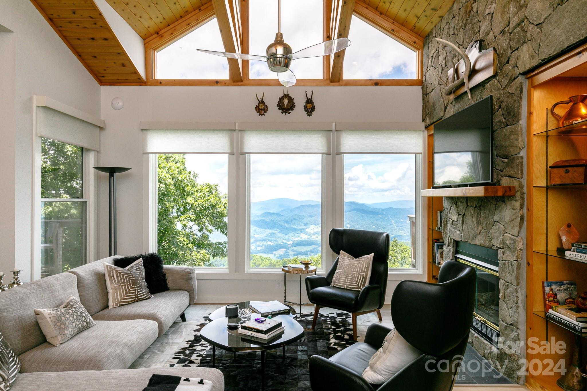 30 Club Villa Court B/1 thumbnail image 3