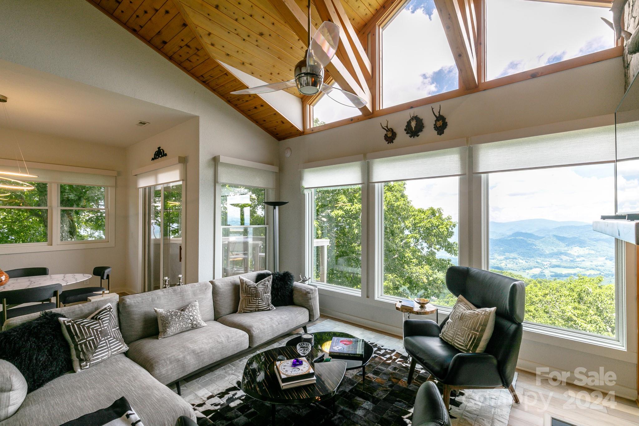 30 Club Villa Court B/1 thumbnail image 4