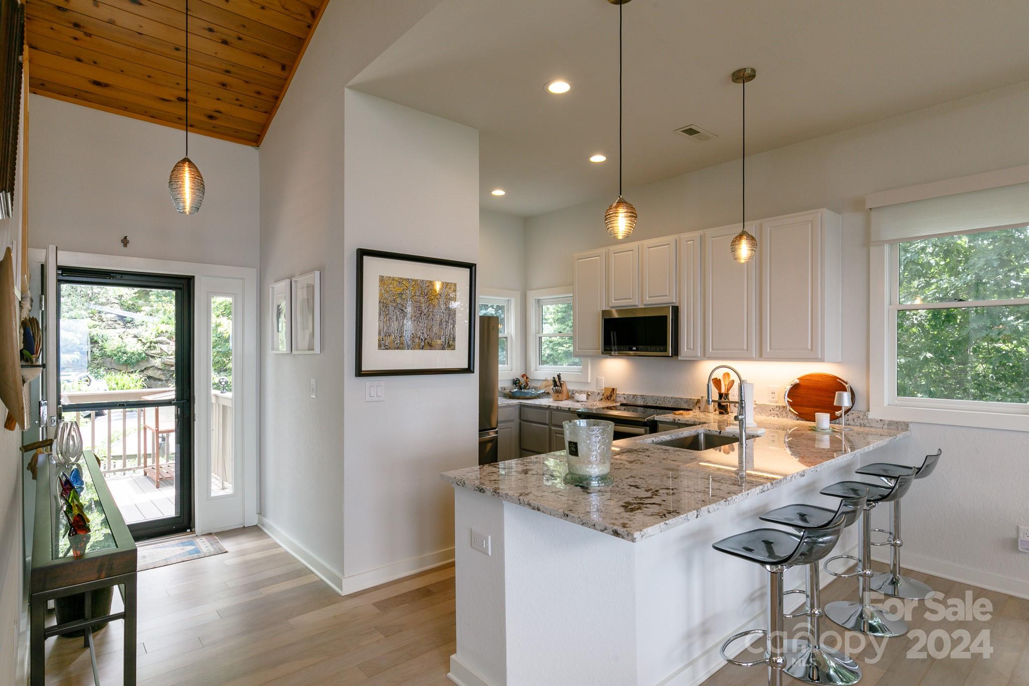 30 Club Villa Court B/1 thumbnail image 18