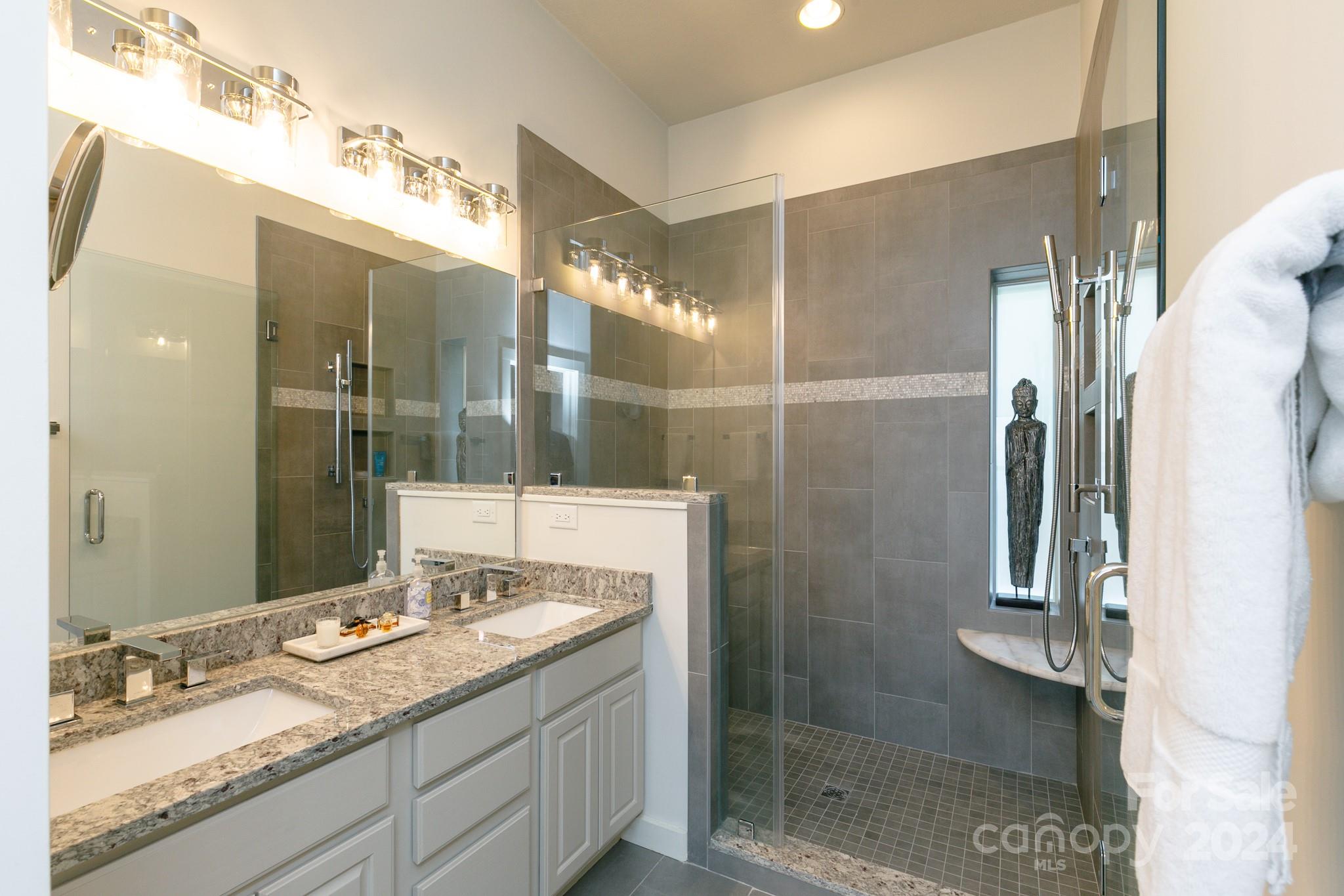 30 Club Villa Court B/1 thumbnail image 22