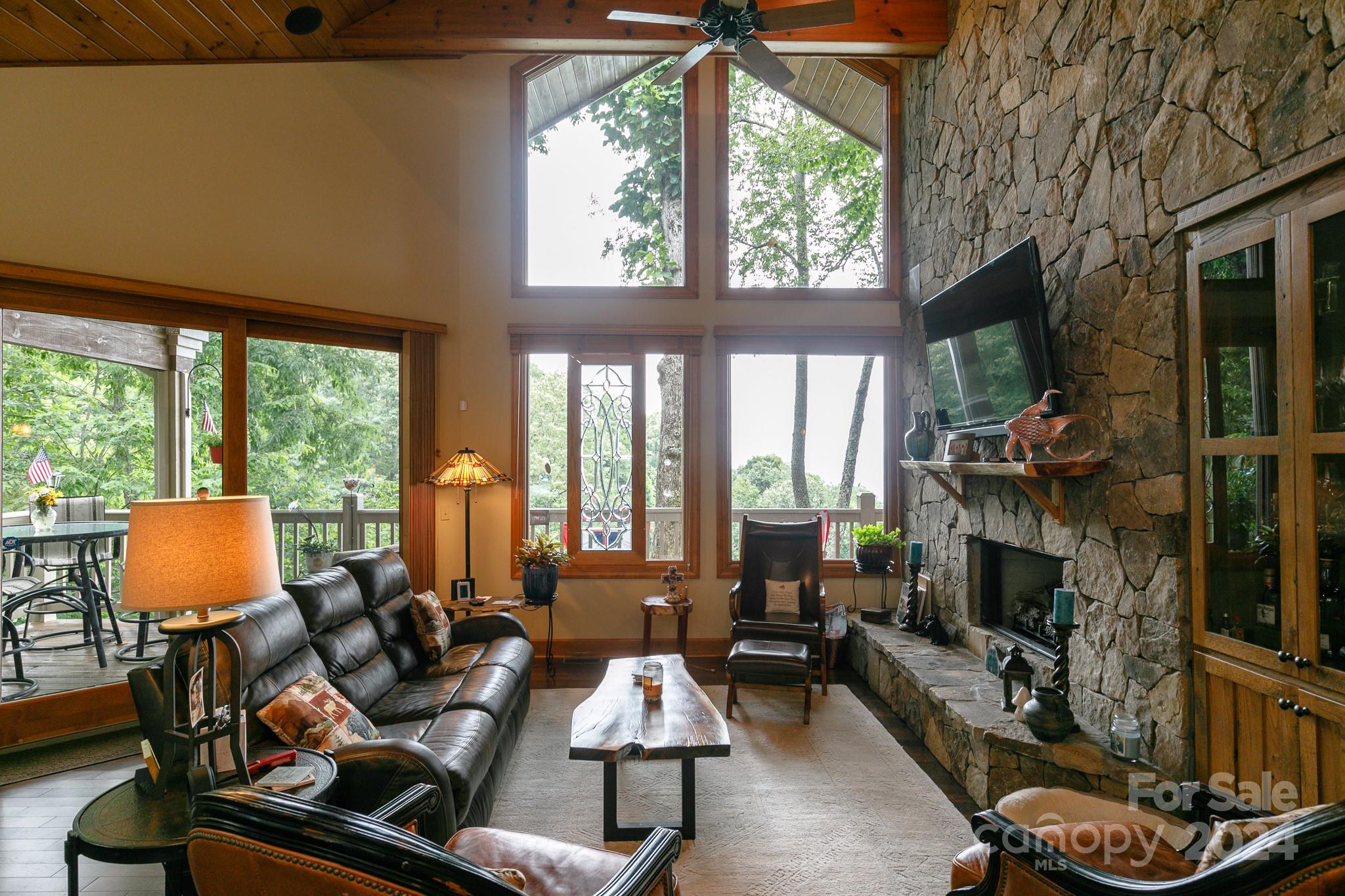 25 Ivy Point Lane thumbnail image 6