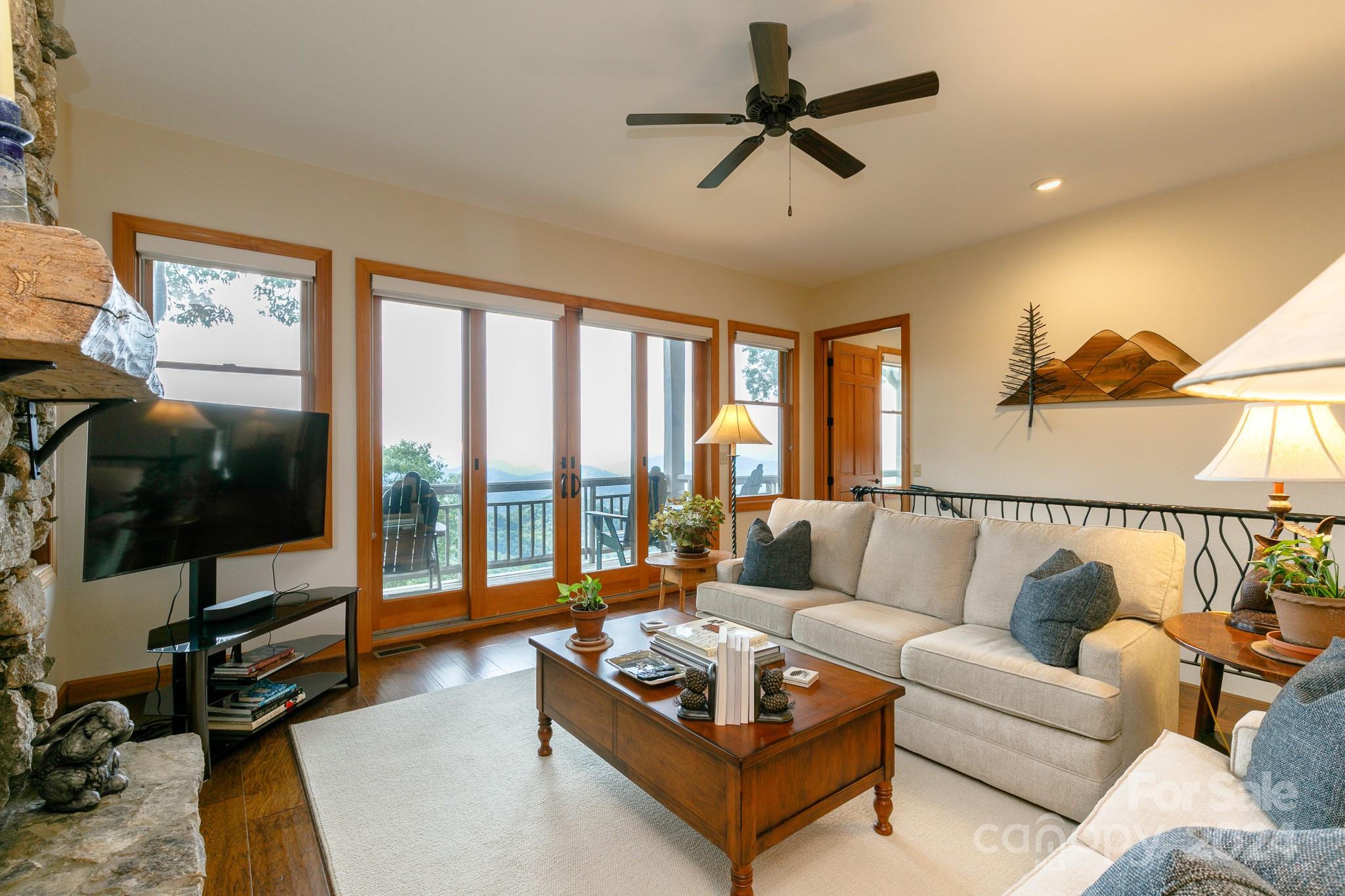 268 Sunset Point Road A/3 thumbnail image 5