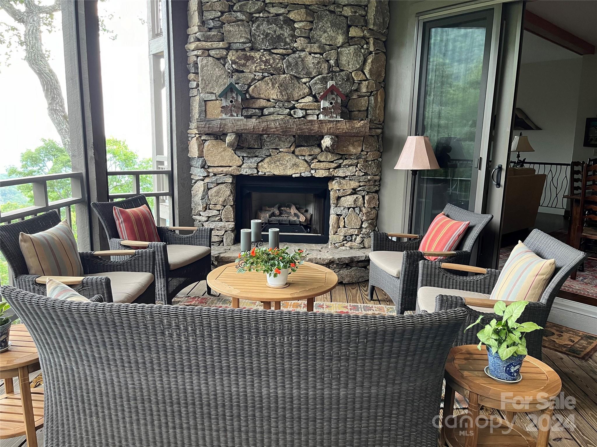 268 Sunset Point Road A/3 thumbnail image 12