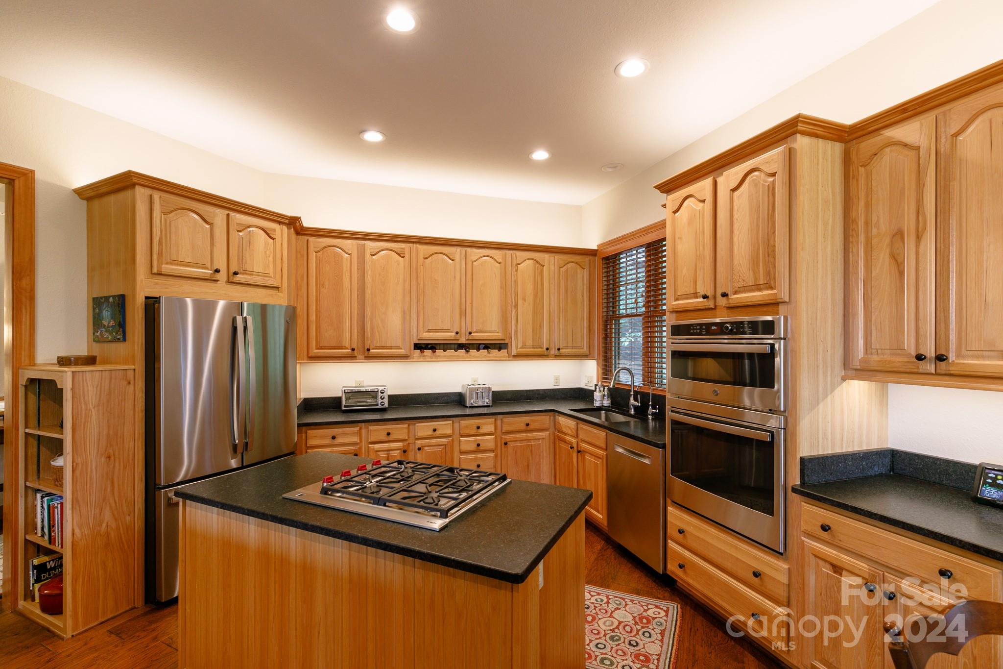 268 Sunset Point Road A/3 thumbnail image 16