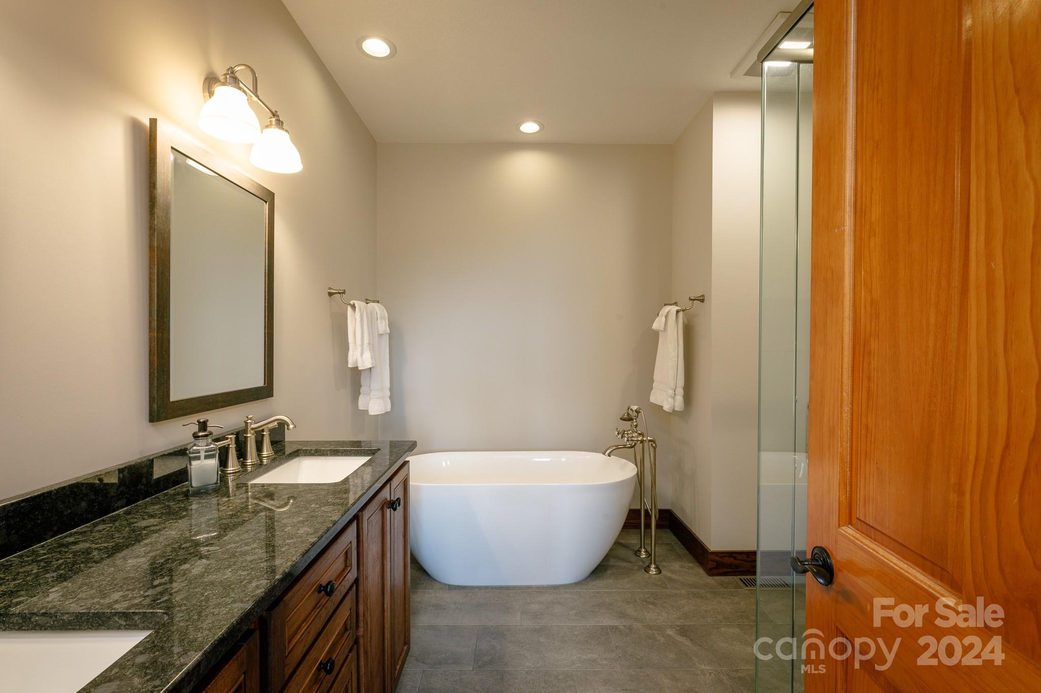 268 Sunset Point Road A/3 thumbnail image 31