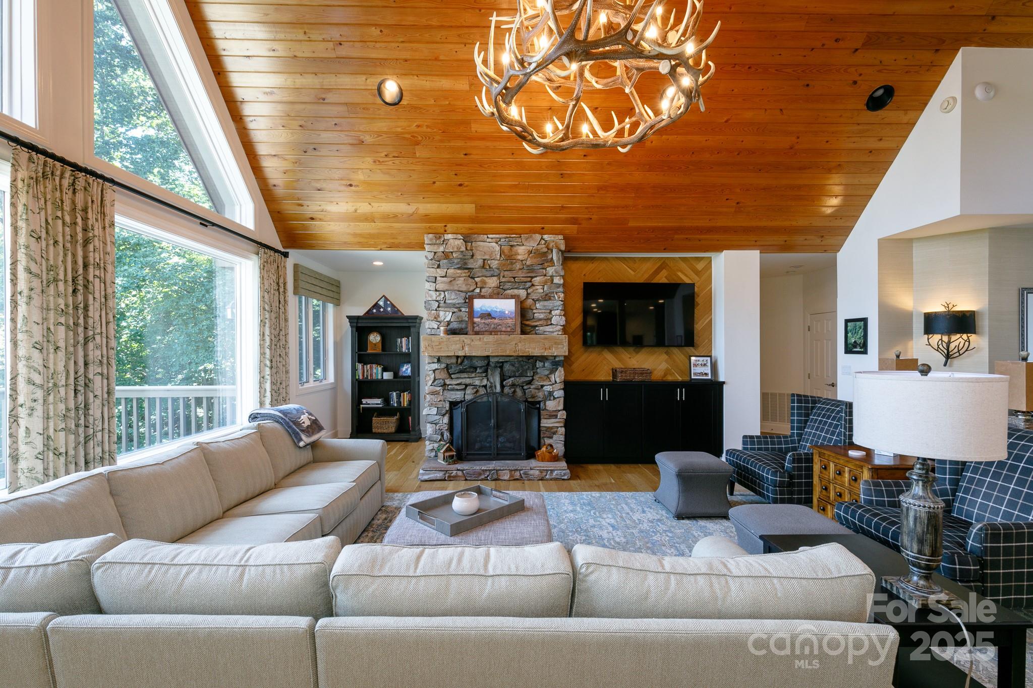 410 Springhouse Drive thumbnail image 6