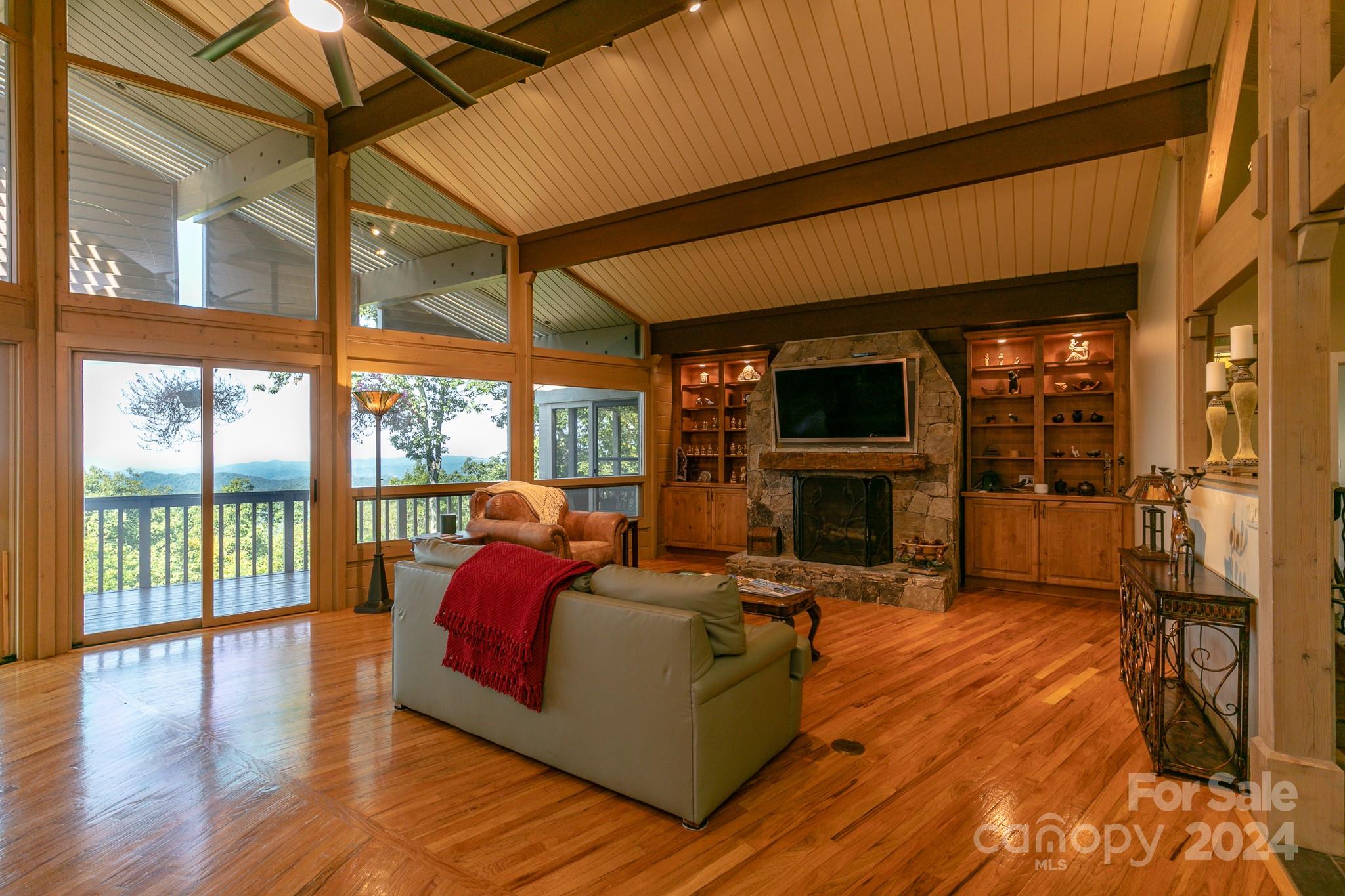 218 Slickrock Road thumbnail image 2