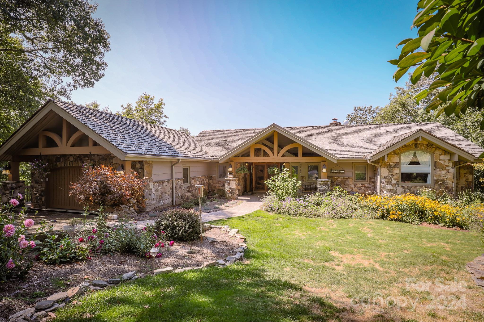 218 Slickrock Road thumbnail image 4