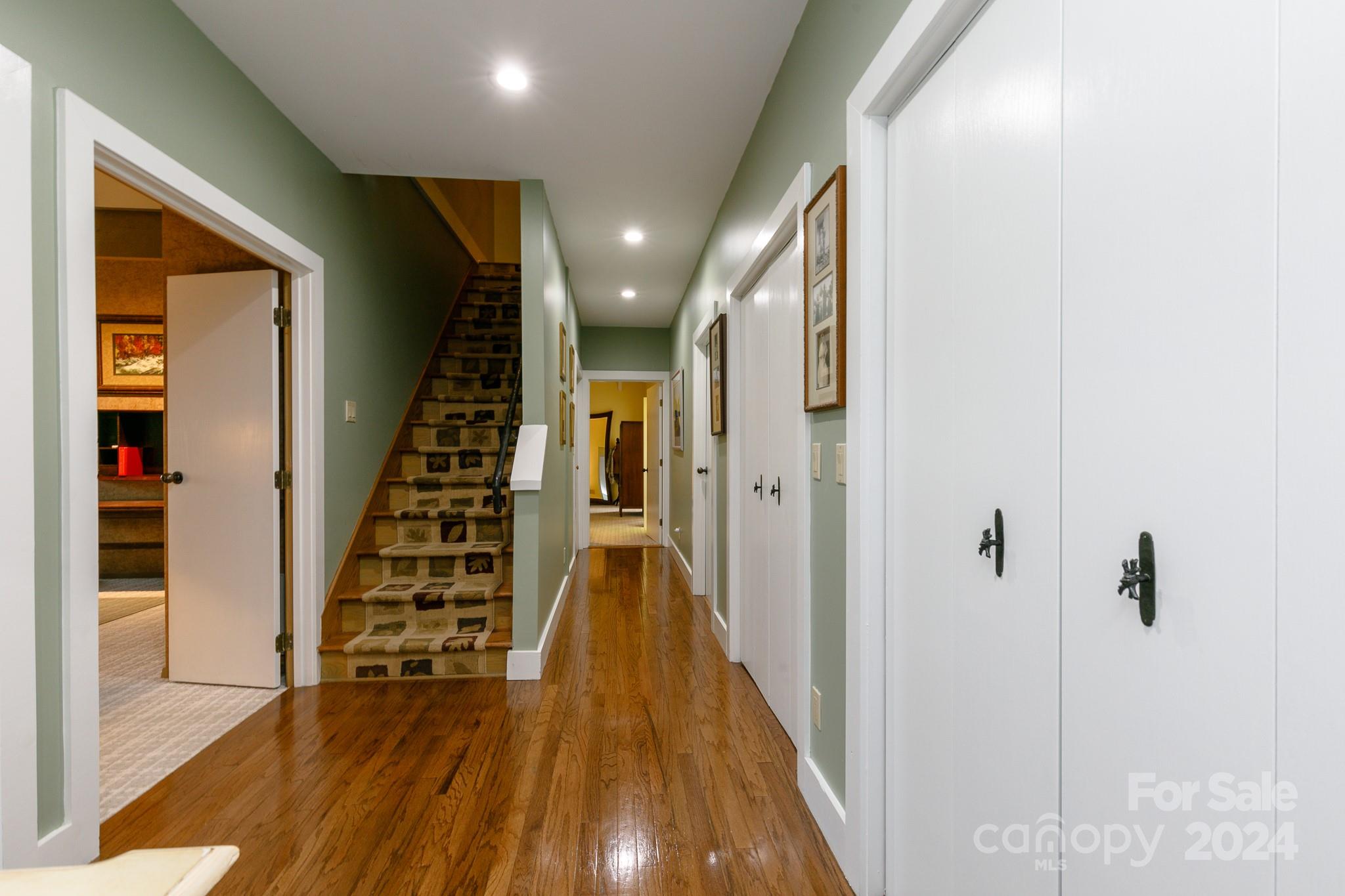 218 Slickrock Road thumbnail image 33