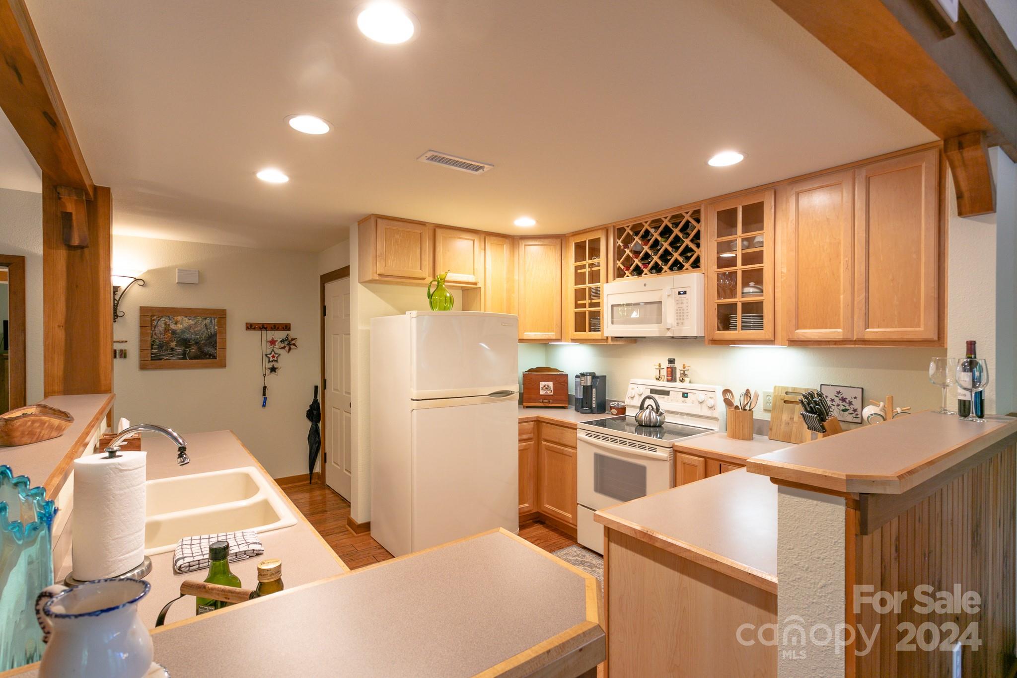 222 Creekside Way D/102 thumbnail image 14