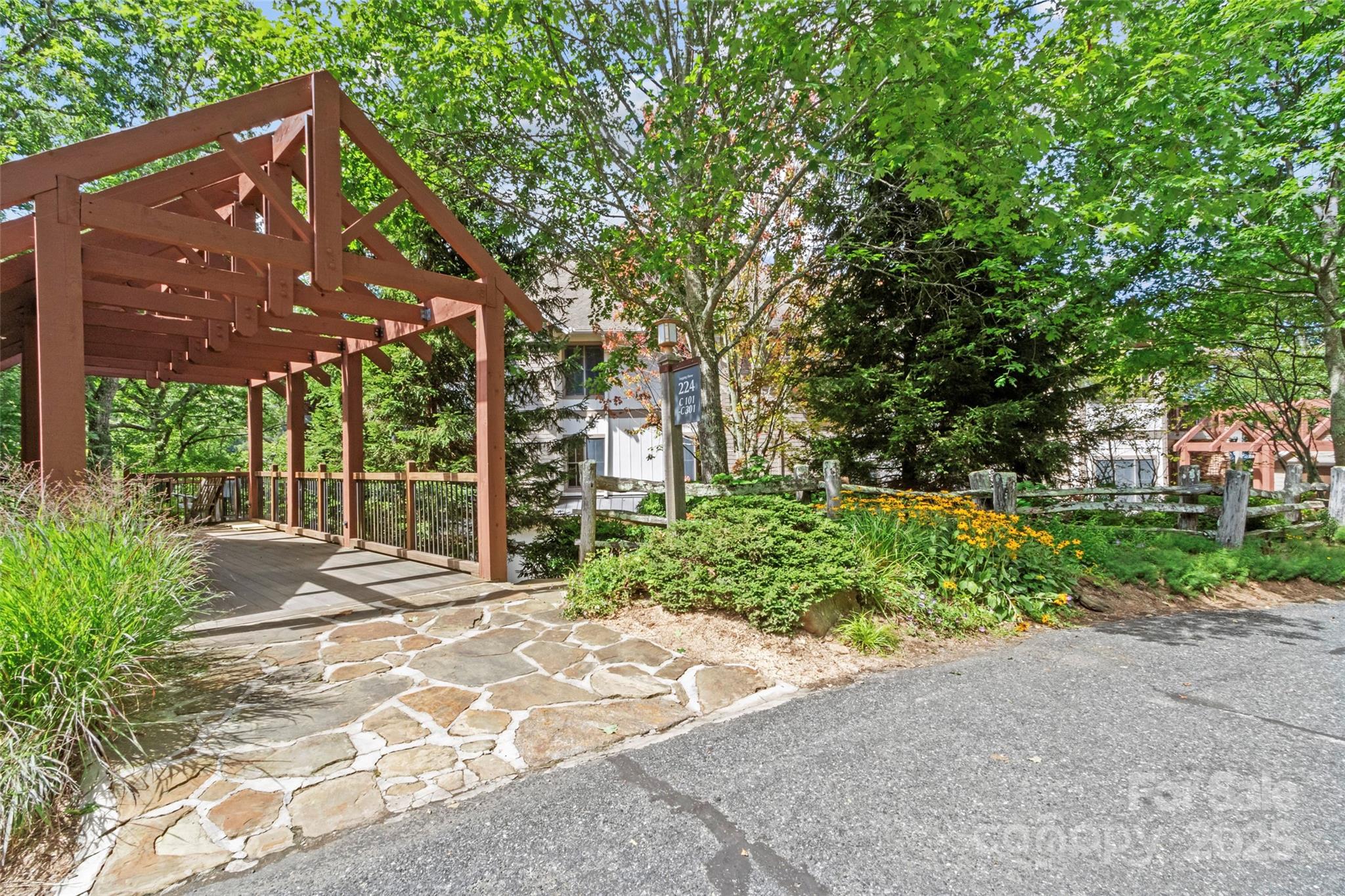 224 Logging Horse Road C/301 thumbnail image 38