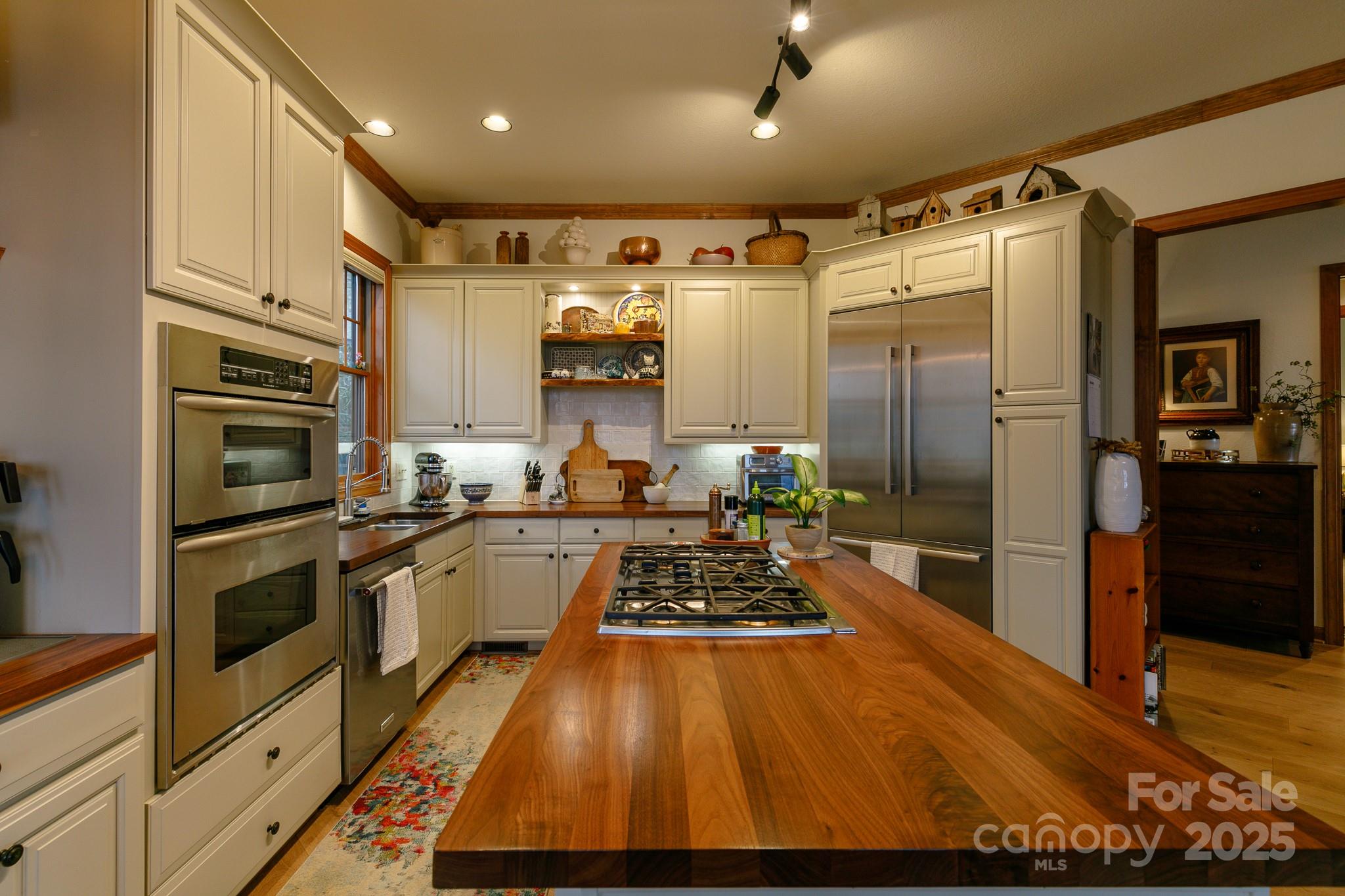 61 Spring Rock Road A/4 thumbnail image 4