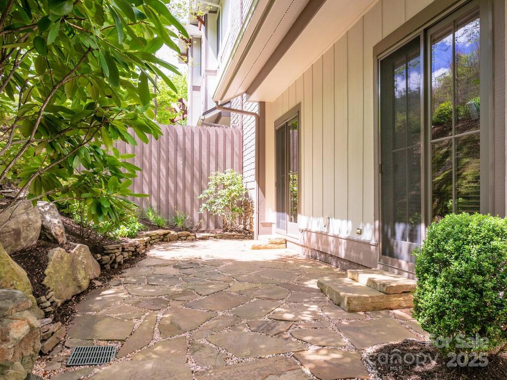 148 Logging Horse Road B/102 thumbnail image 24