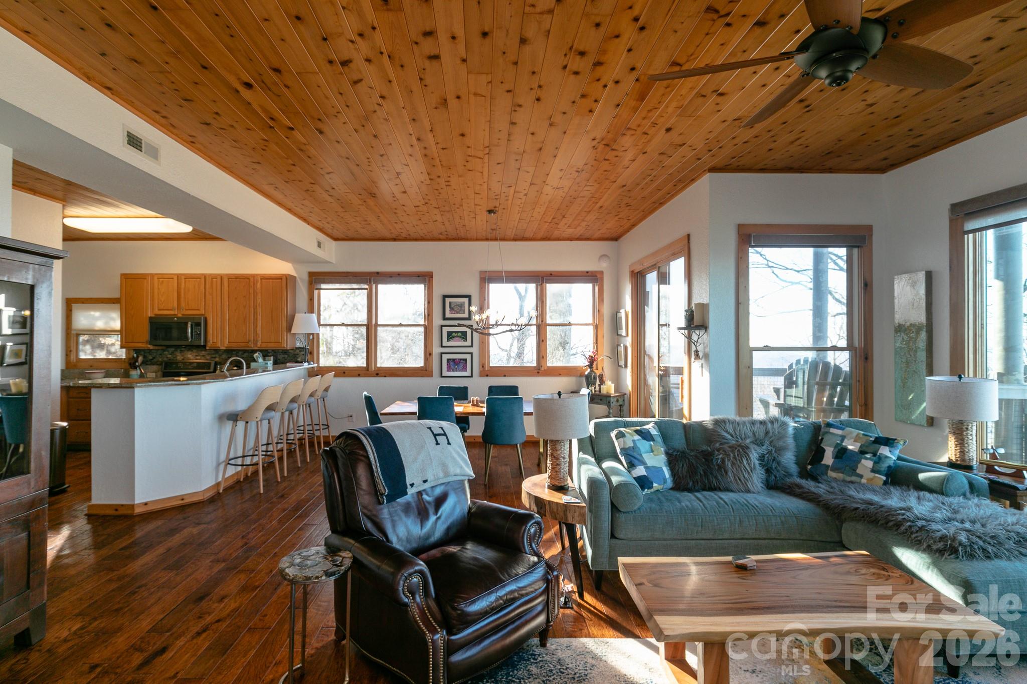 30 Club Villa Court B/3 thumbnail image 19