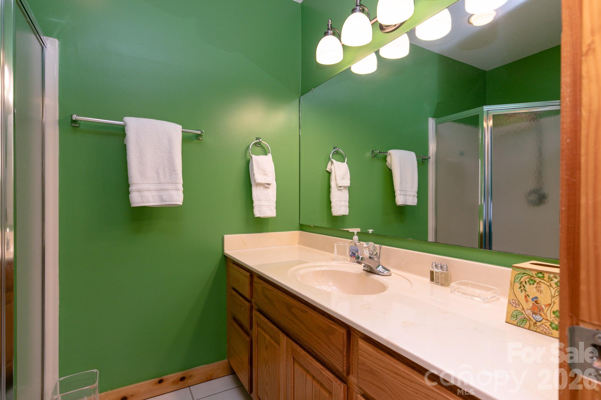 30 Club Villa Court B/3 thumbnail image 24