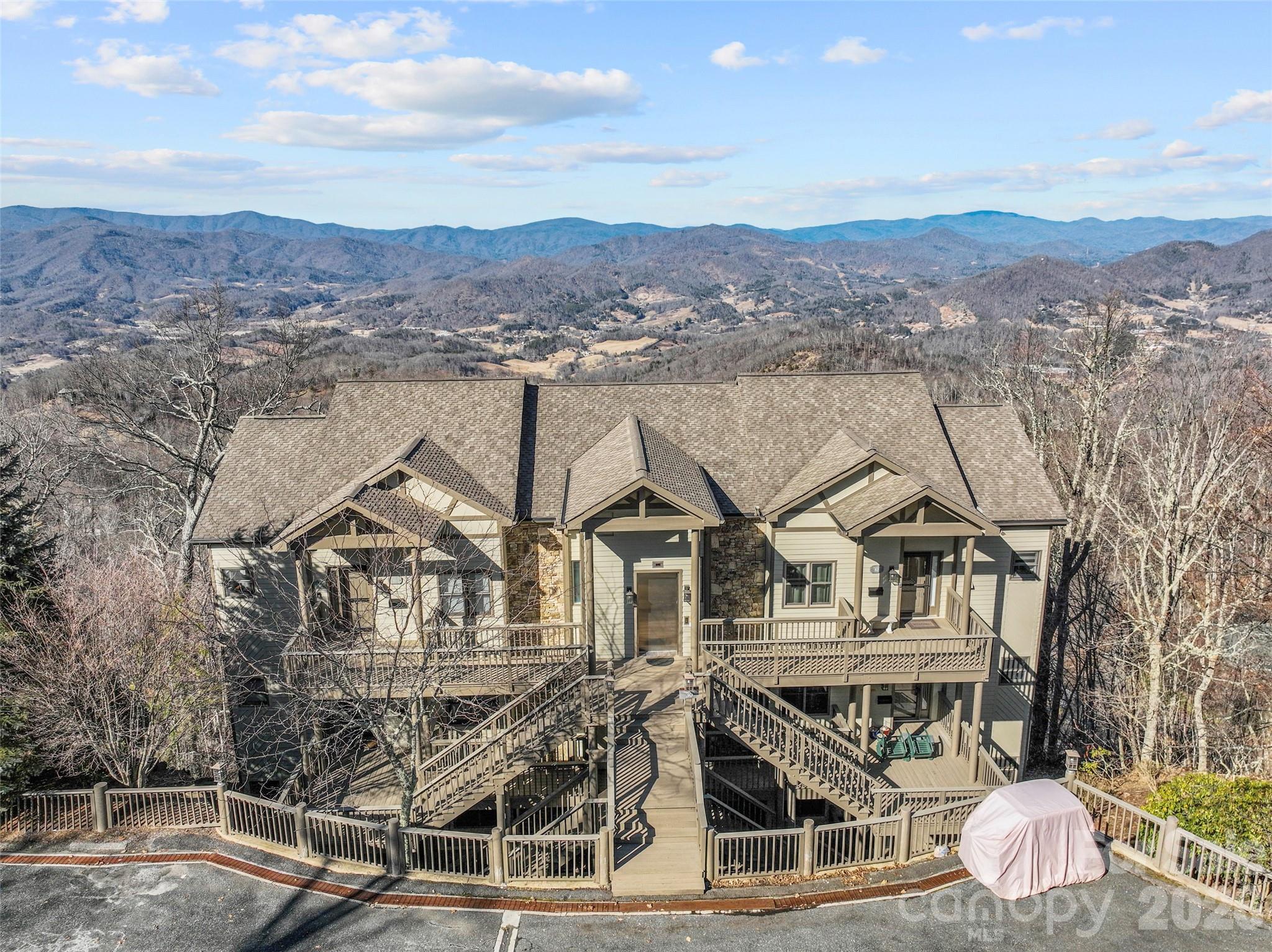 30 Club Villa Court B/3 thumbnail image 2