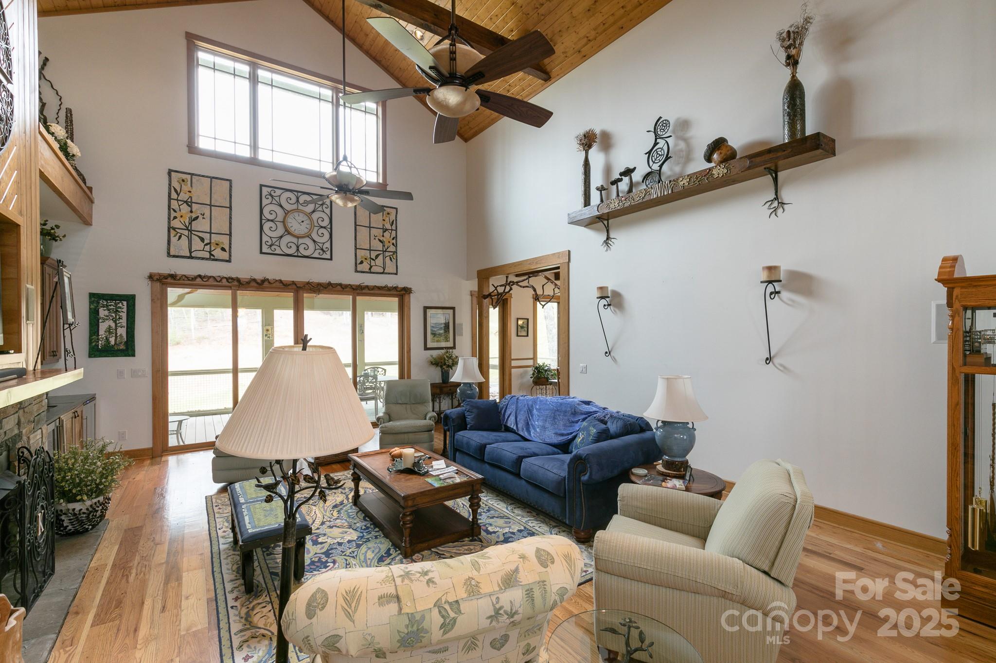 324 Austin Mountain Drive thumbnail image 6