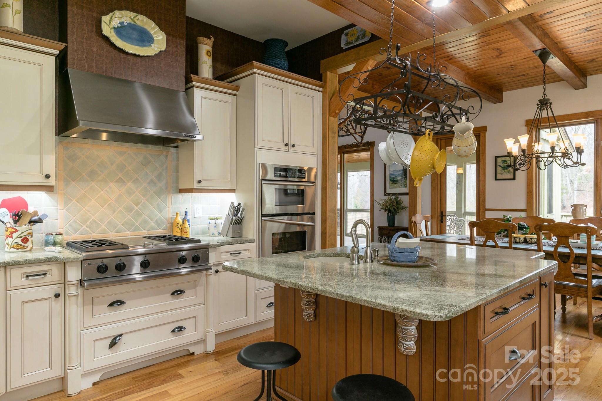 324 Austin Mountain Drive thumbnail image 11