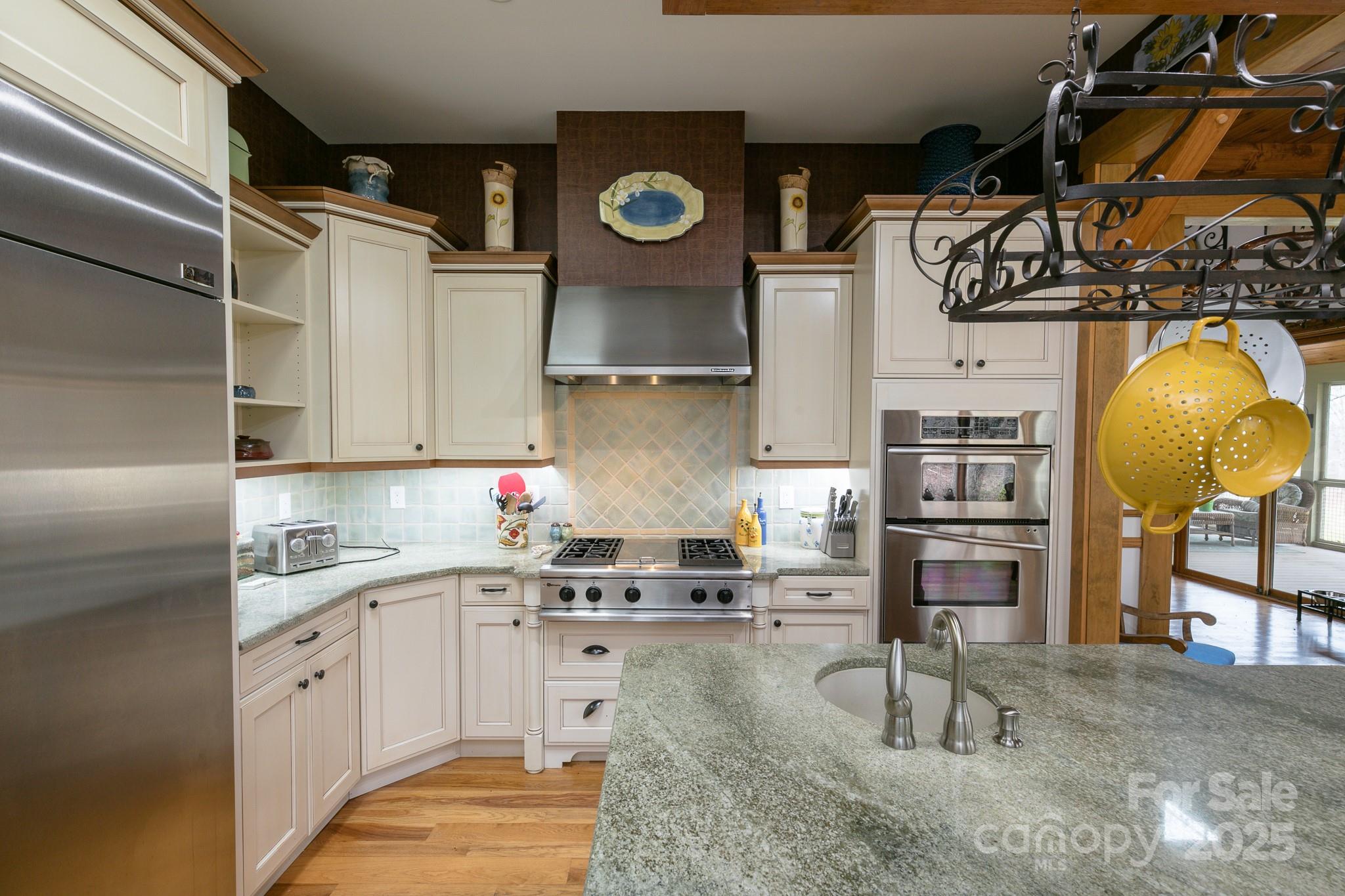 324 Austin Mountain Drive thumbnail image 12