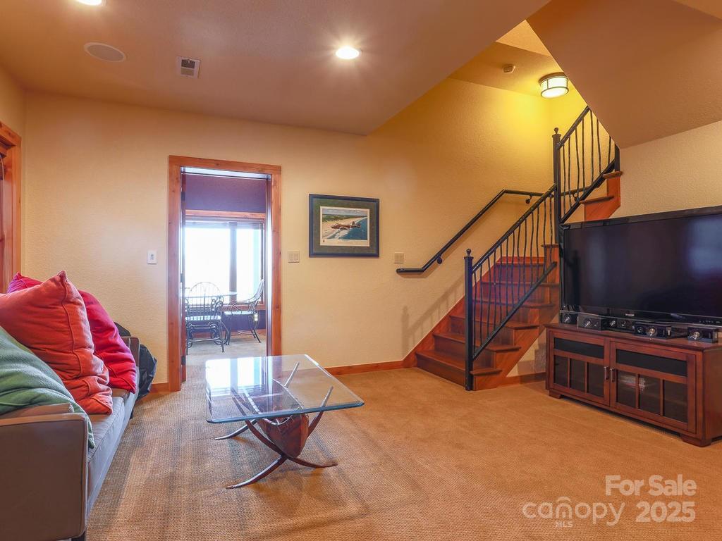 71 Ivy Ridge Road thumbnail image 20