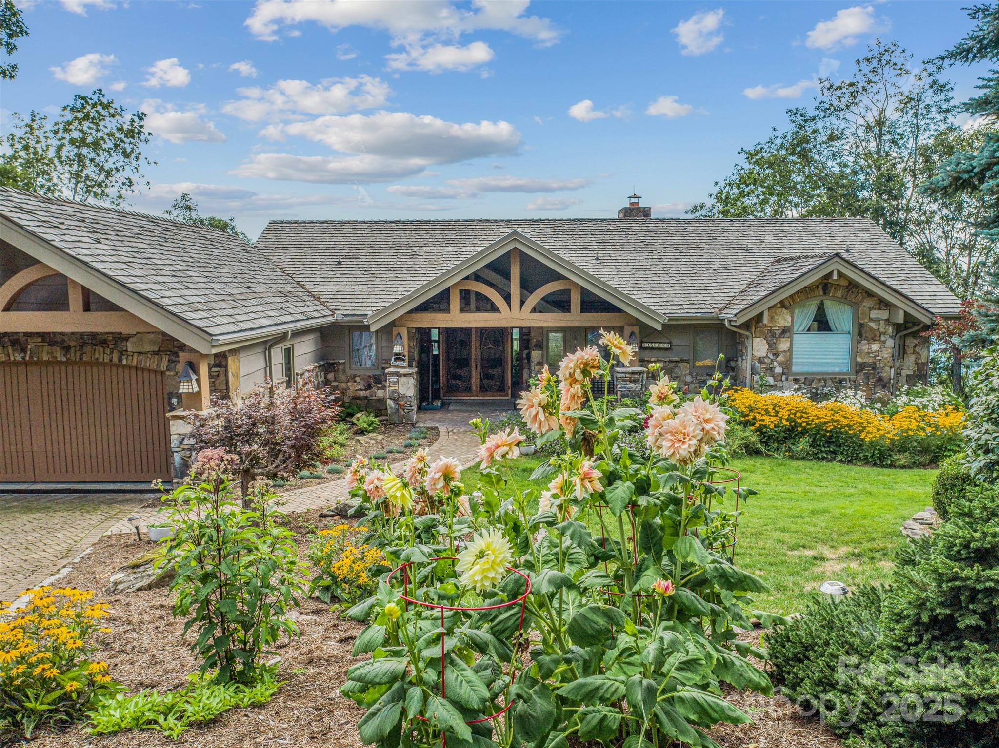 218 Slickrock Road thumbnail image 47