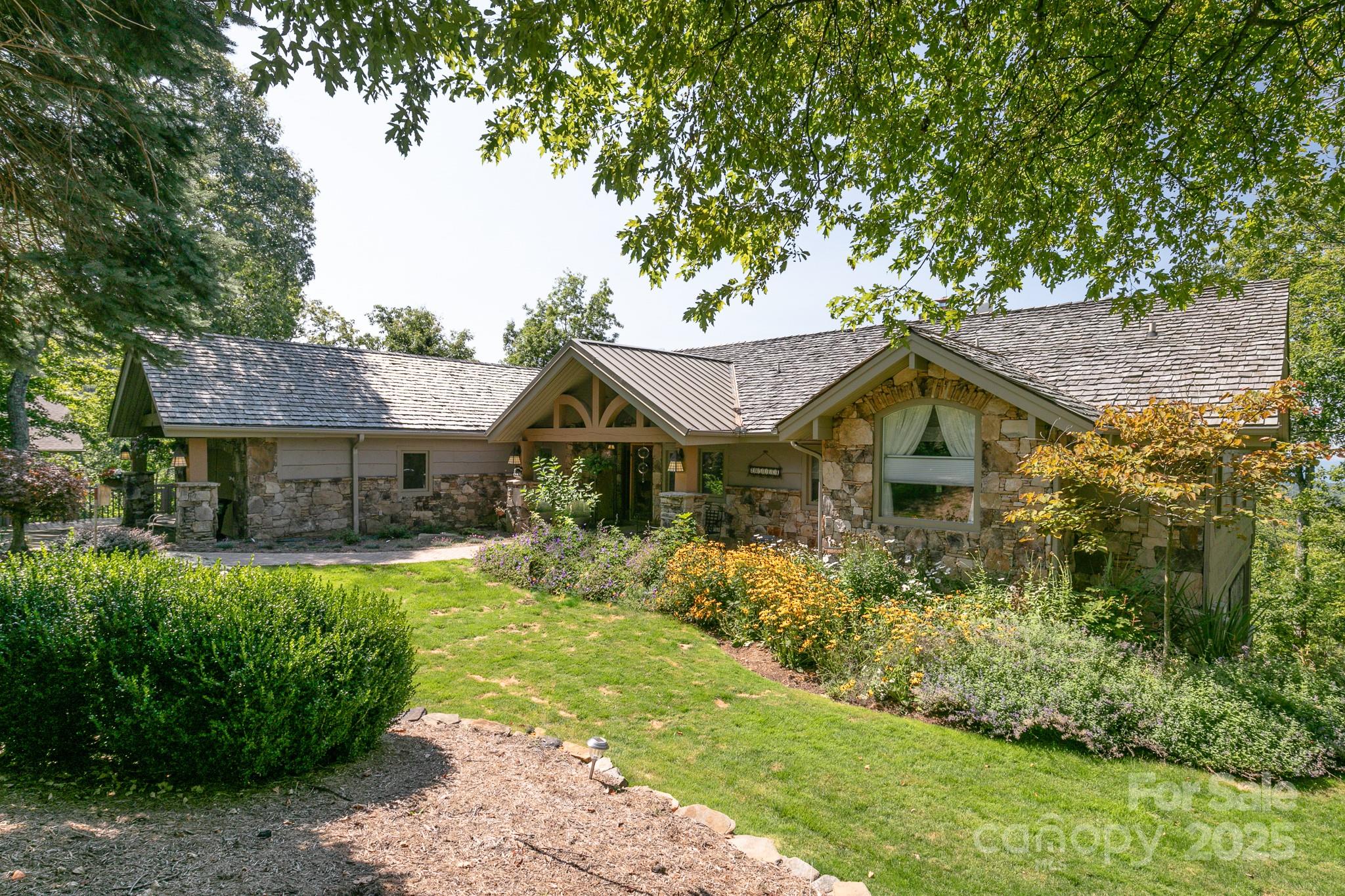 218 Slickrock Road thumbnail image 3