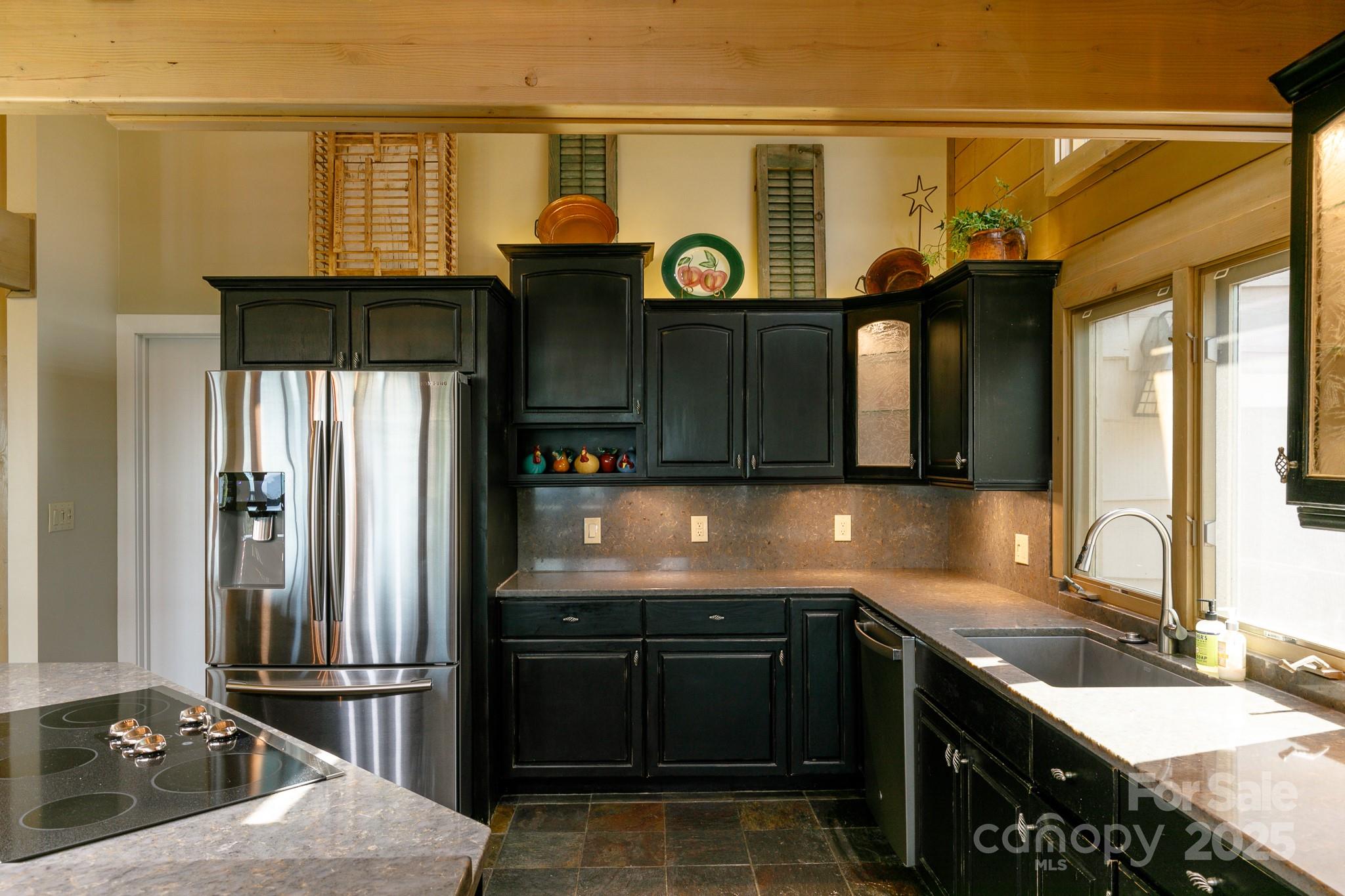 218 Slickrock Road thumbnail image 12