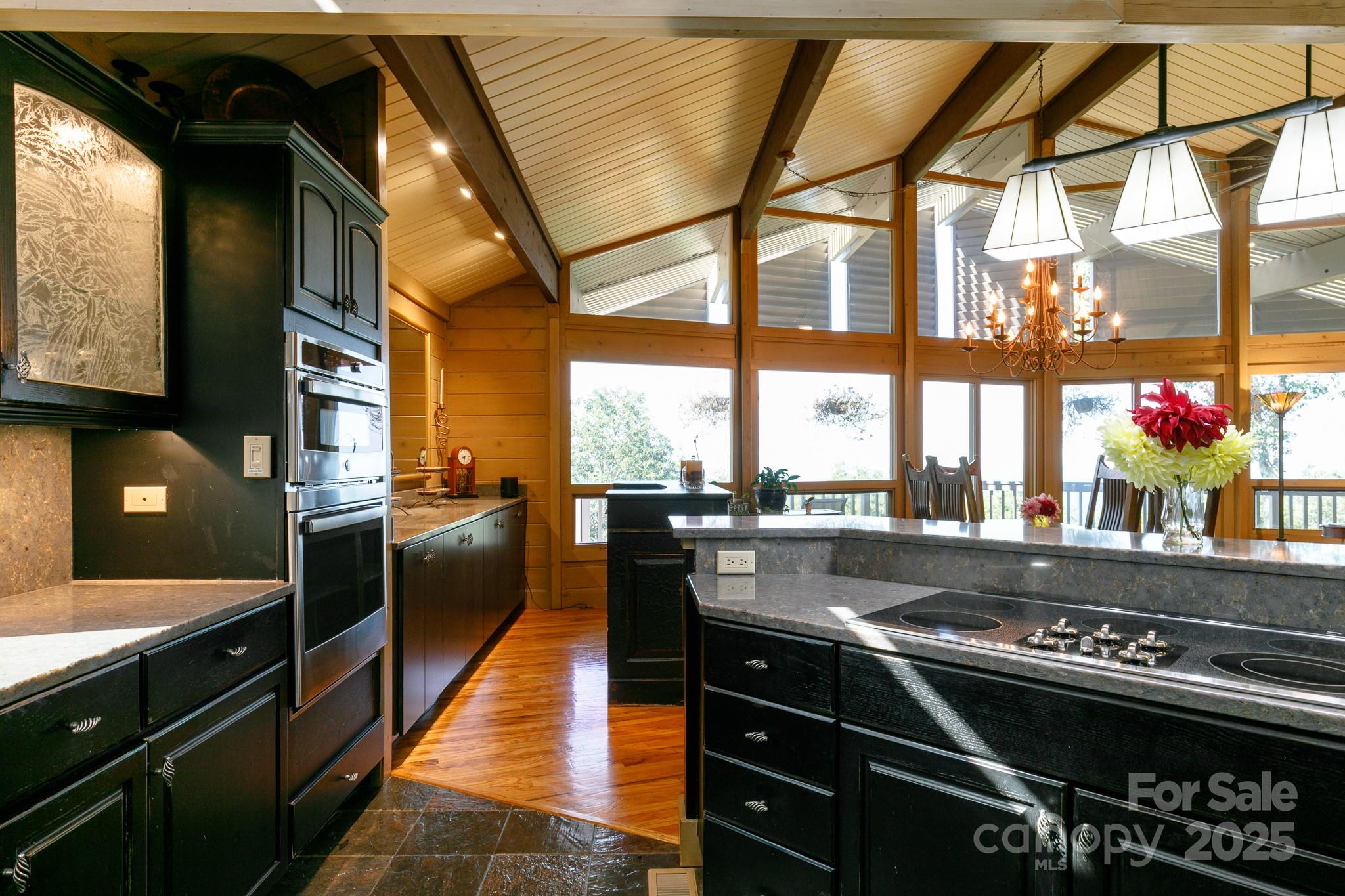 218 Slickrock Road thumbnail image 15