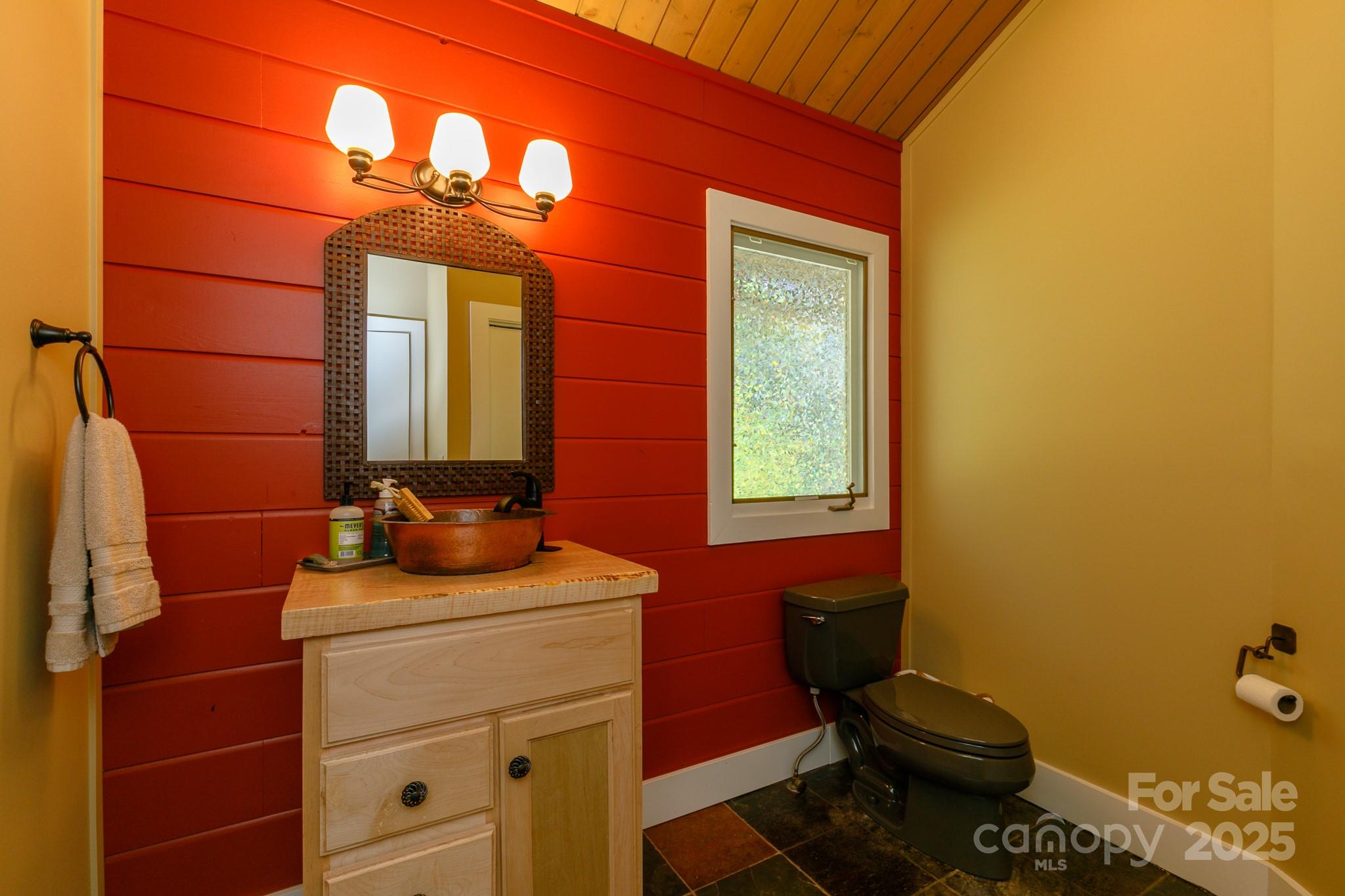 218 Slickrock Road thumbnail image 23