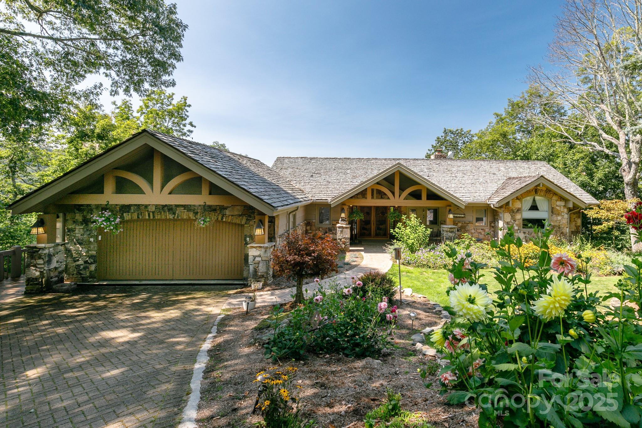 218 Slickrock Road thumbnail image 44