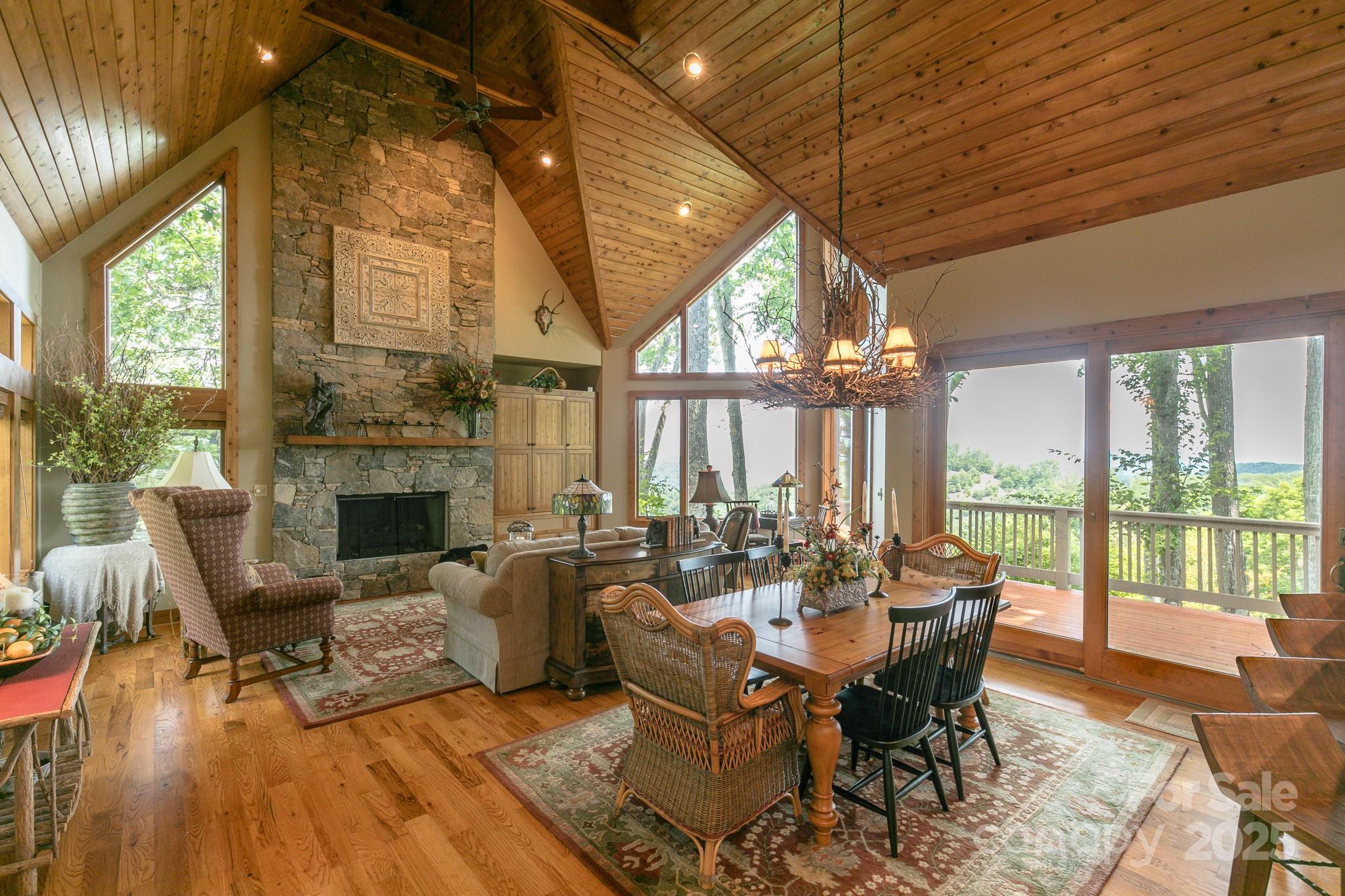 456 Spring House Drive thumbnail image 3